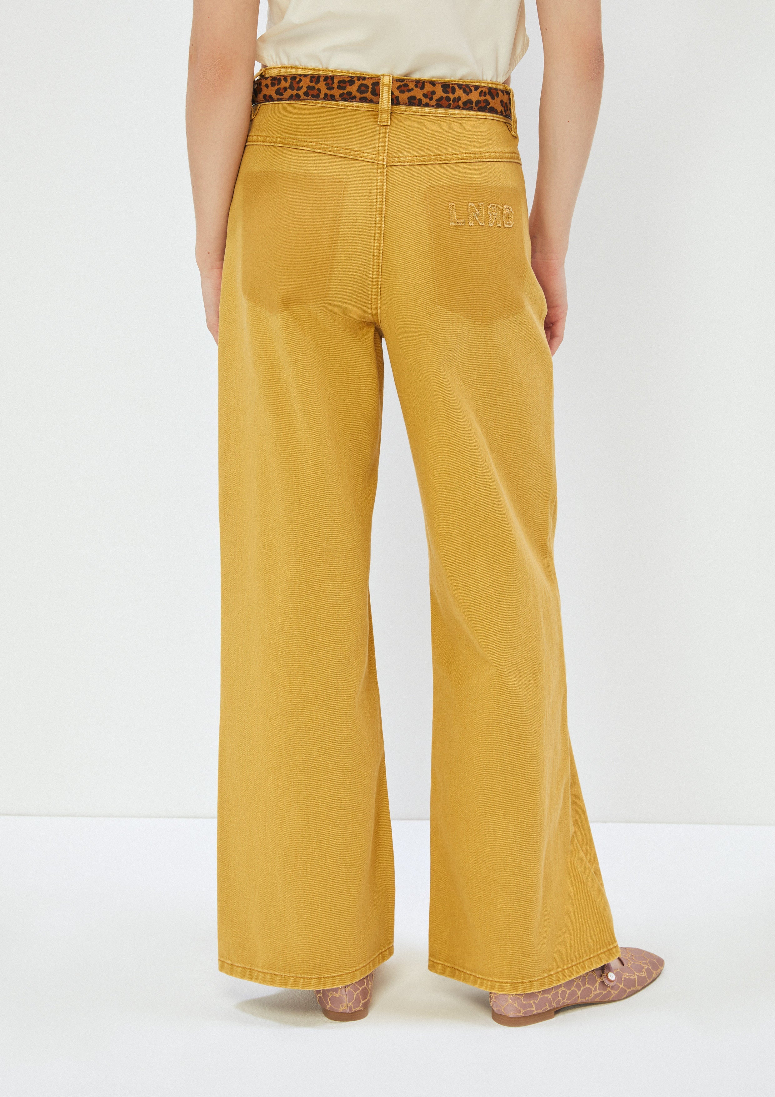 Pants With Leopard Buckle Safari Vibes