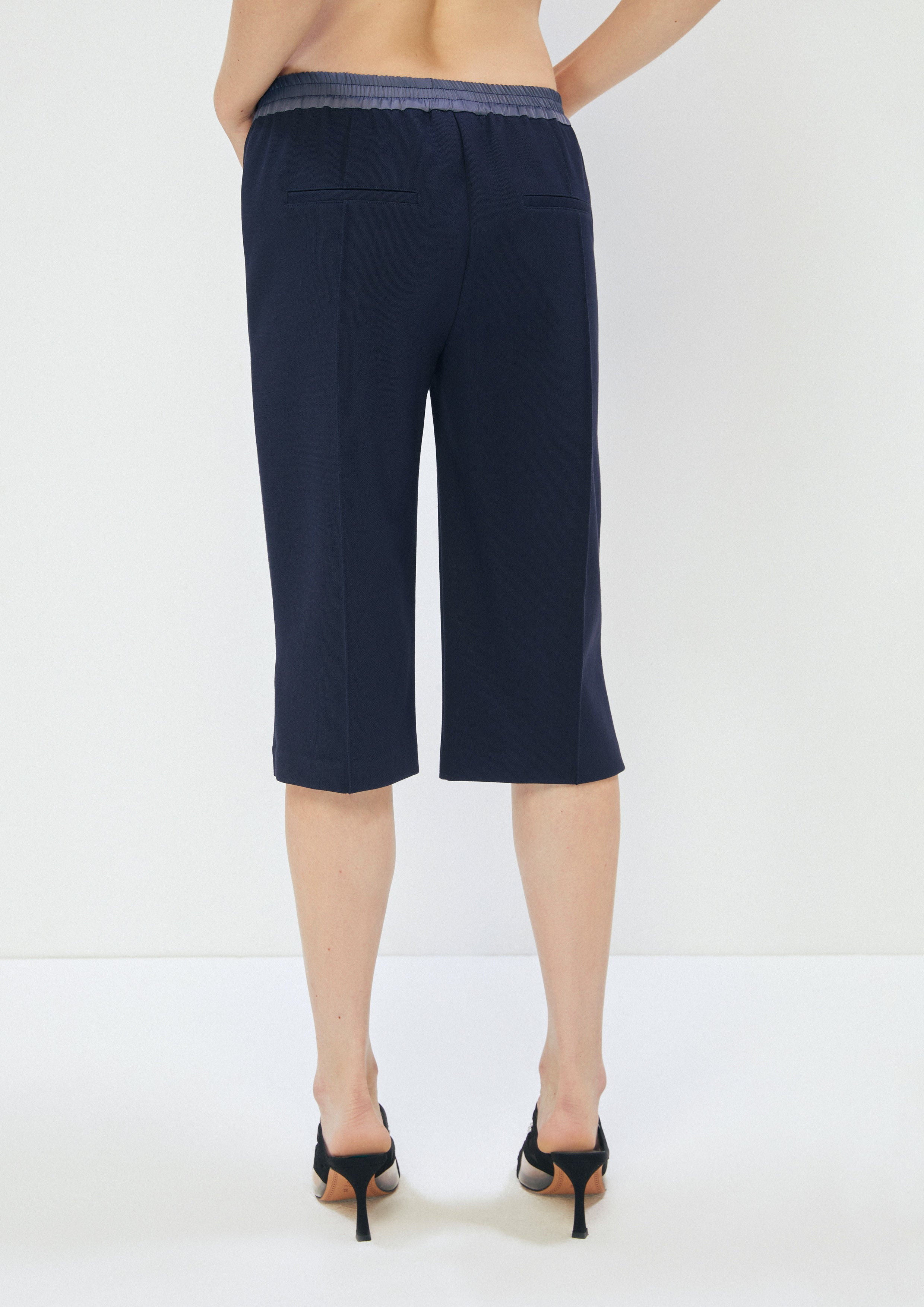 Front Pleated Shorts Adventure Awaits