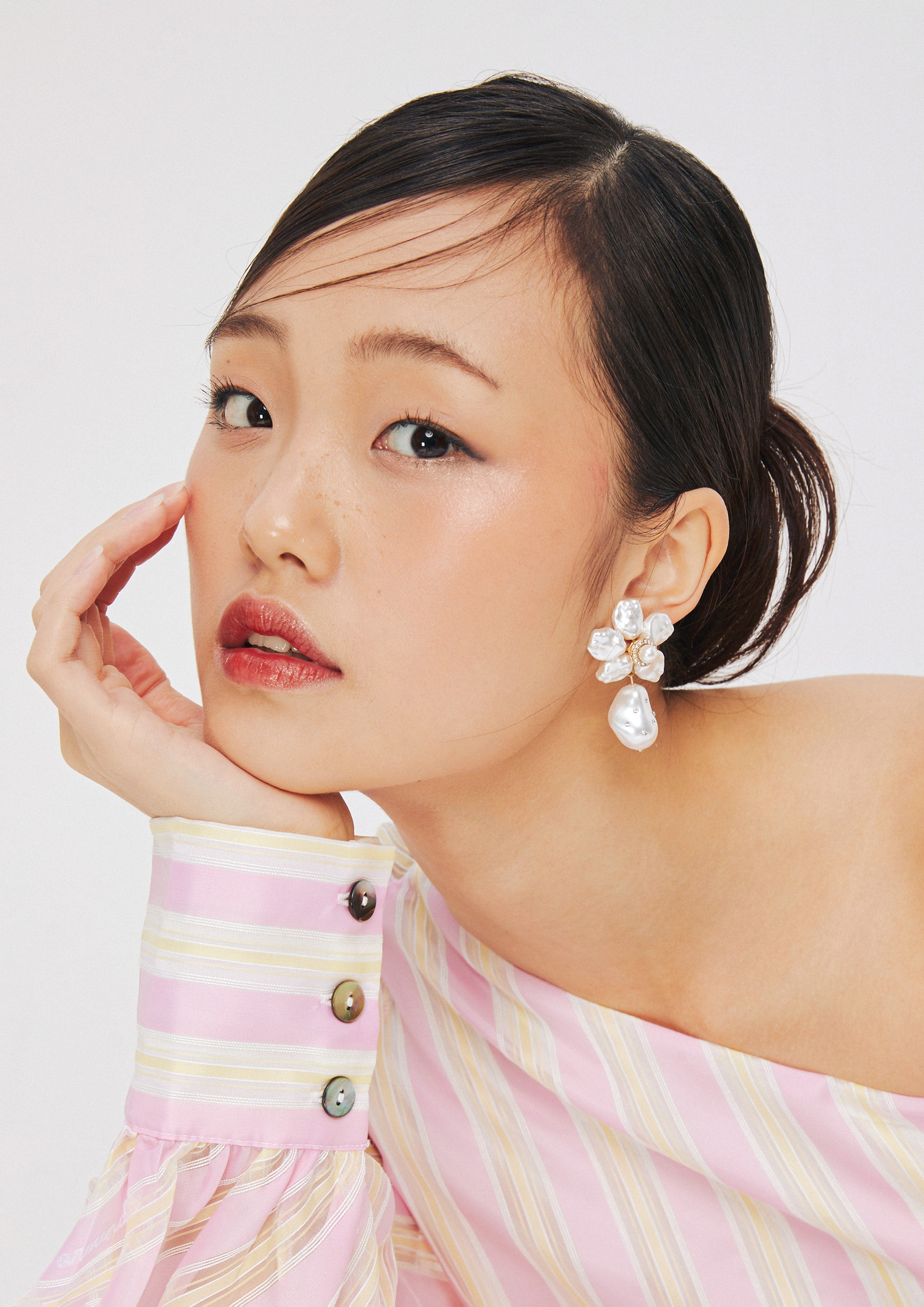 Pealine Earrings