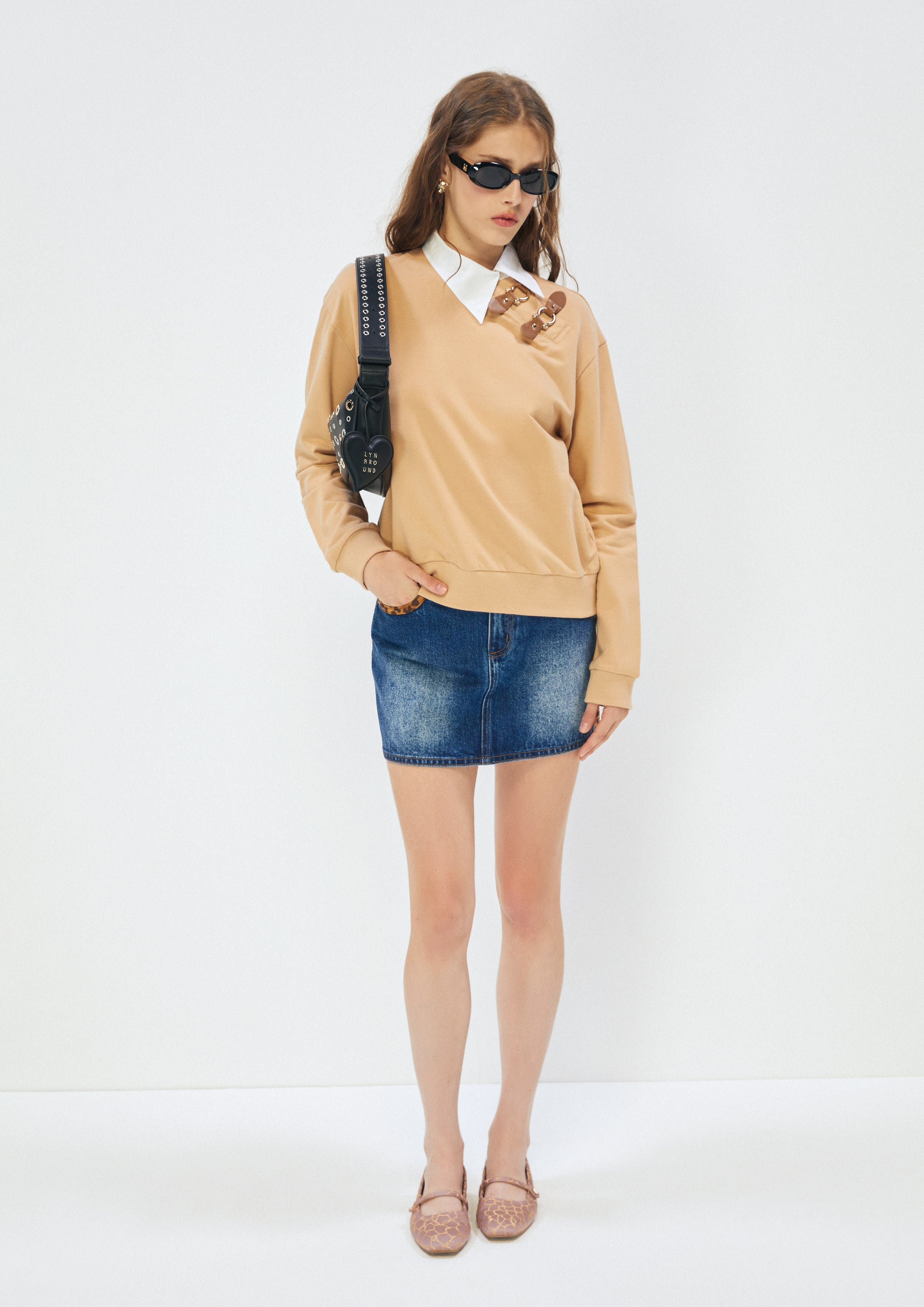 เสื้อพูลโอเวอร์ปกคออสมมาตร คอลเลกชัน Safari Vibes