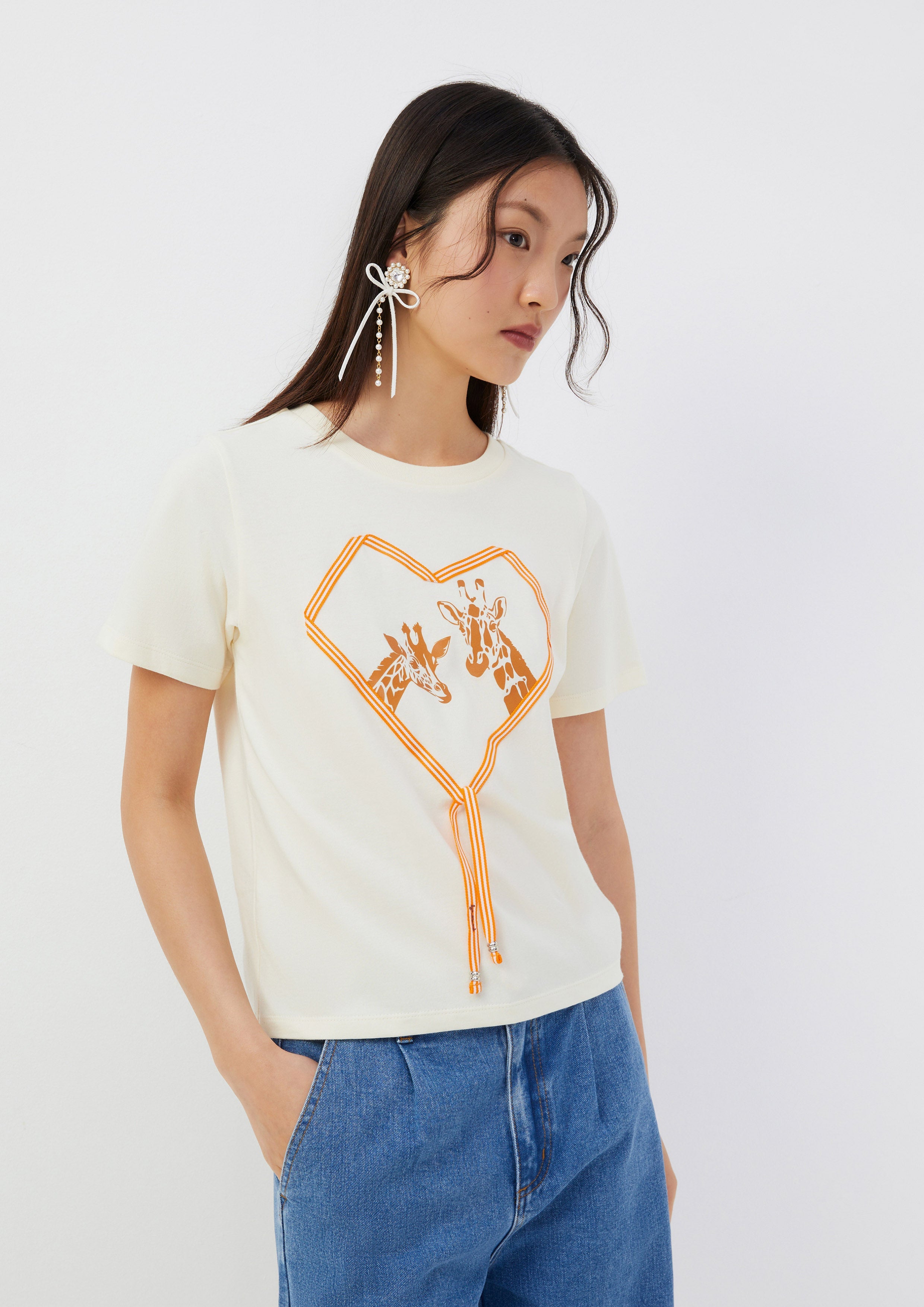 เสื้อยืด ลายยีราฟ กรอบรูปหัวใจ