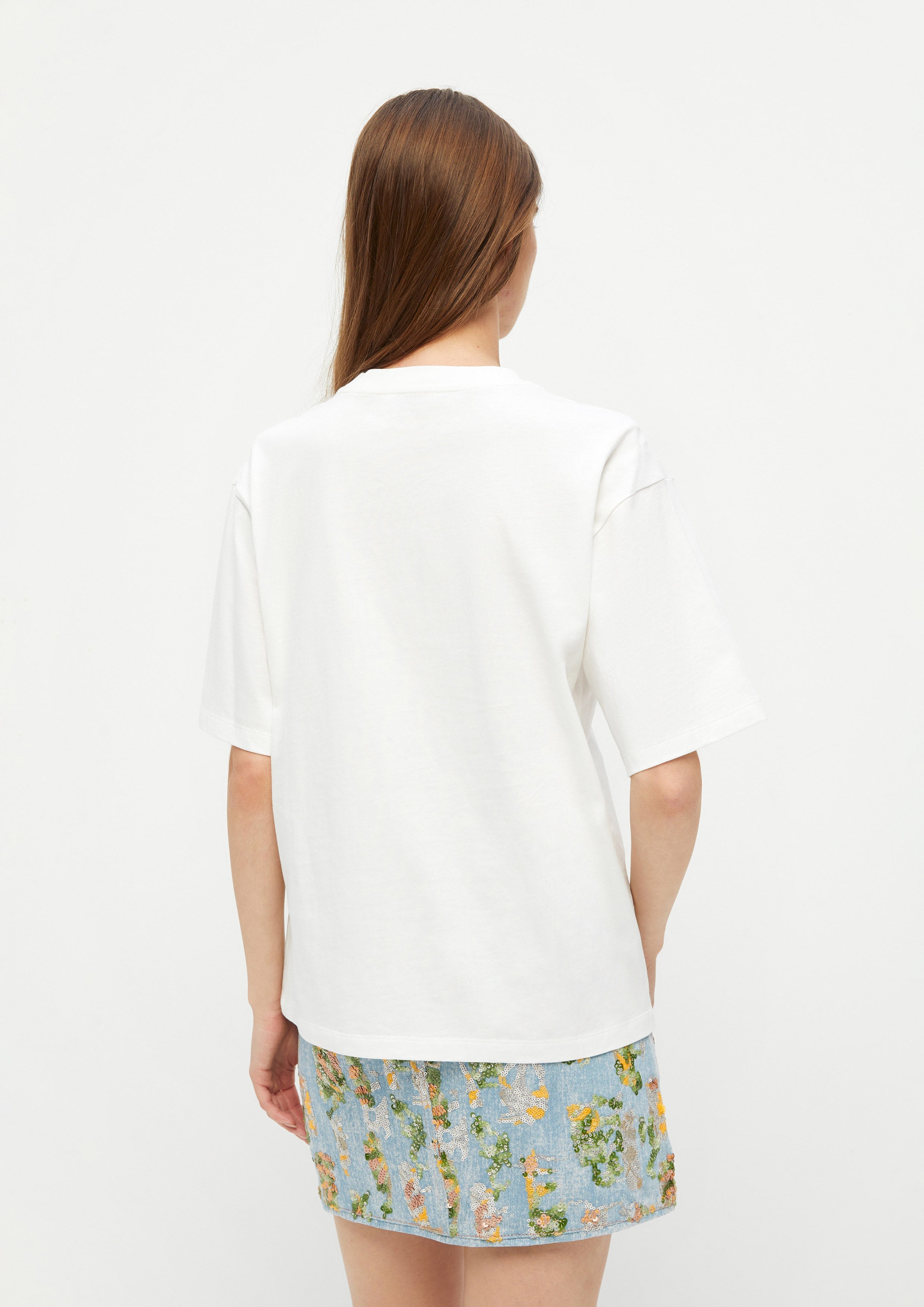 เสื้อยืดโอเวอร์ไซส์แขนสั้นปักลาย