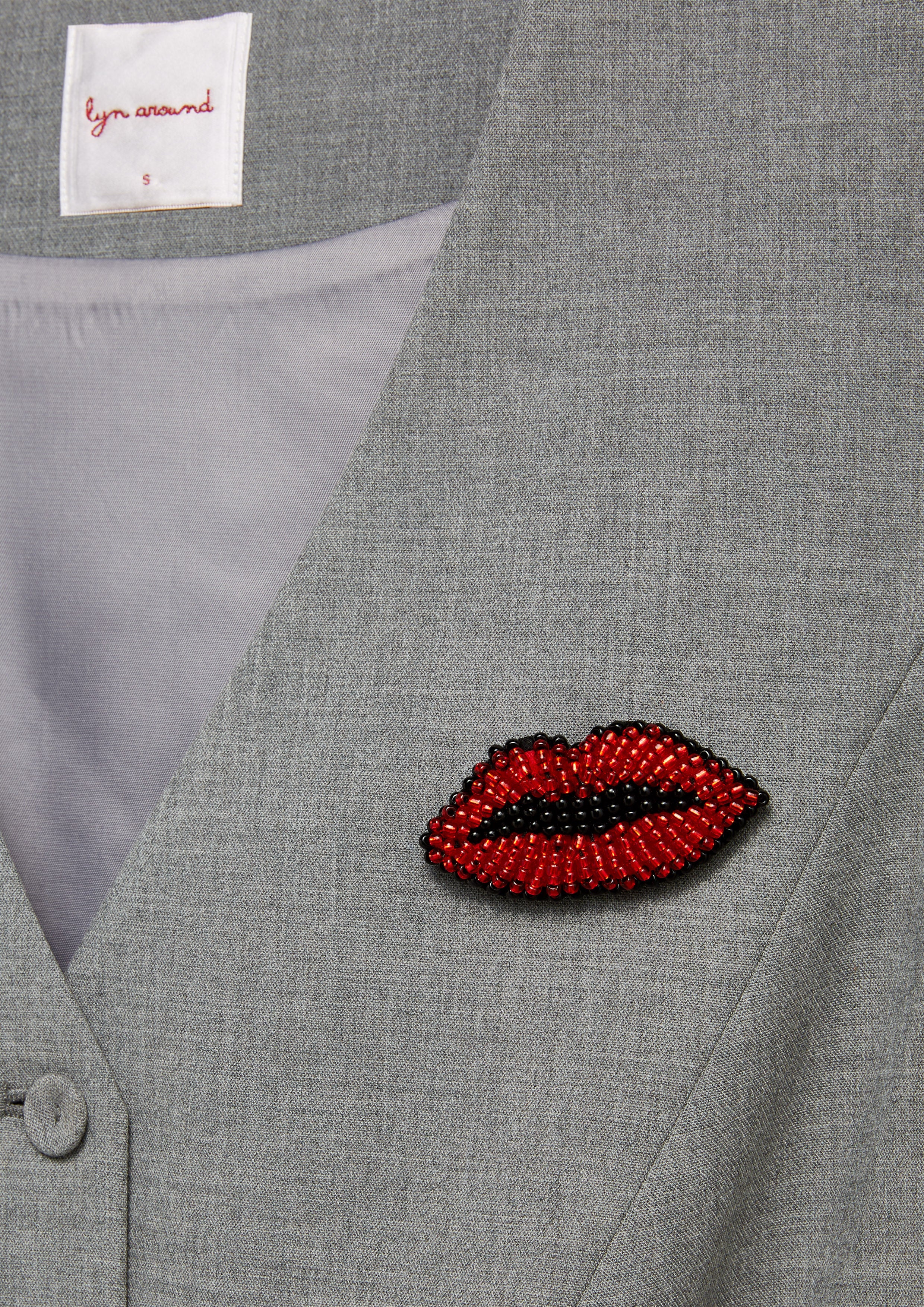Button Vest With Mouth Embroidery Echo