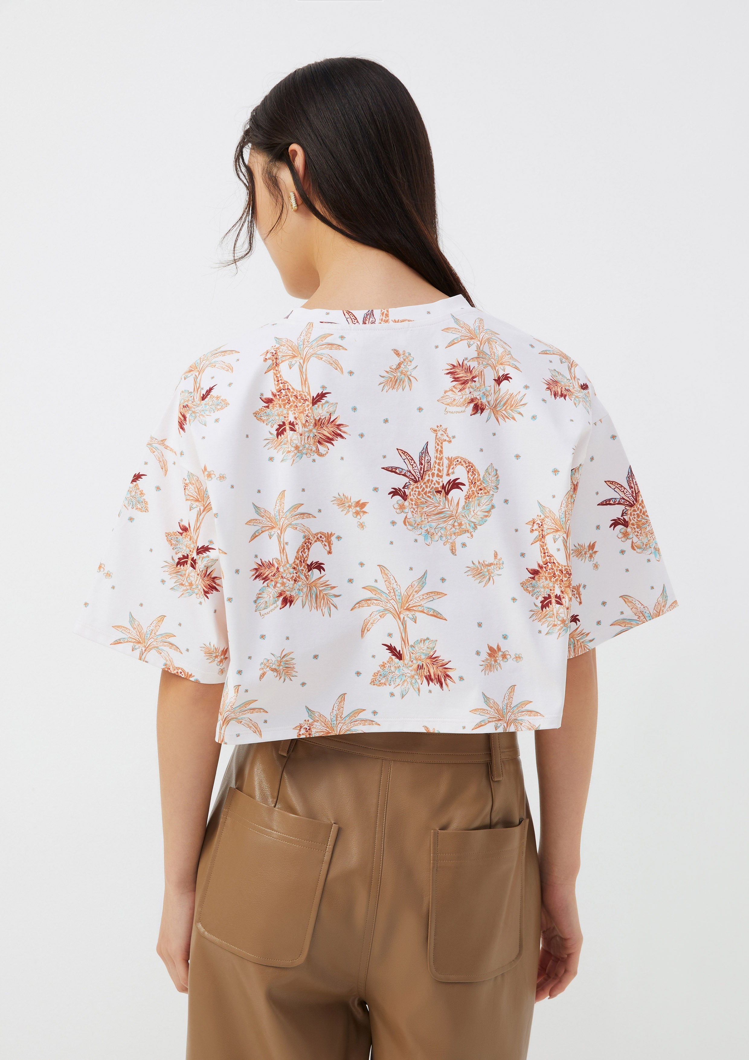 เสื้อยืด ทรงบ็อกซี่ ลายสัตว์และต้นไม้