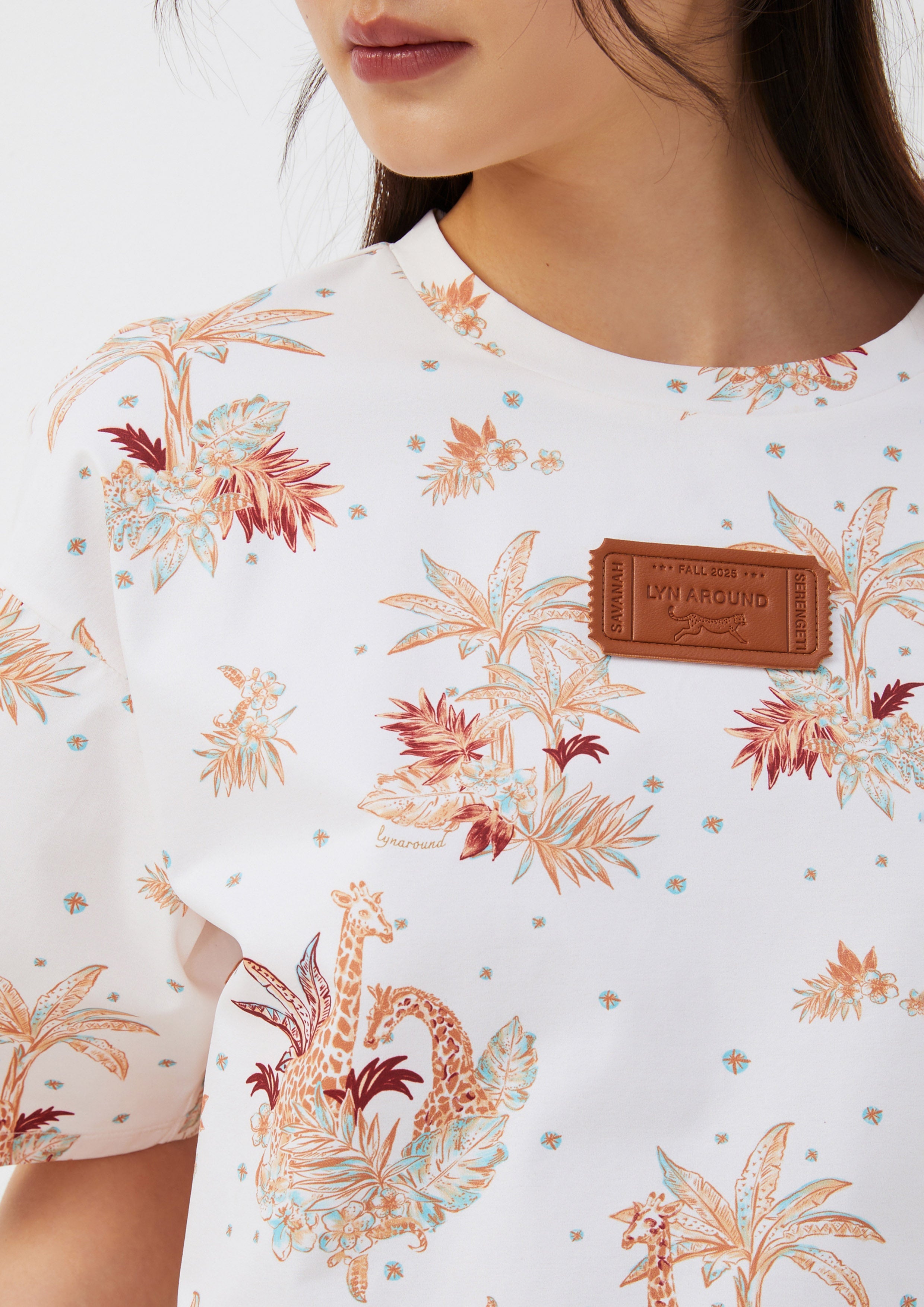 เสื้อยืด ทรงบ็อกซี่ ลายสัตว์และต้นไม้