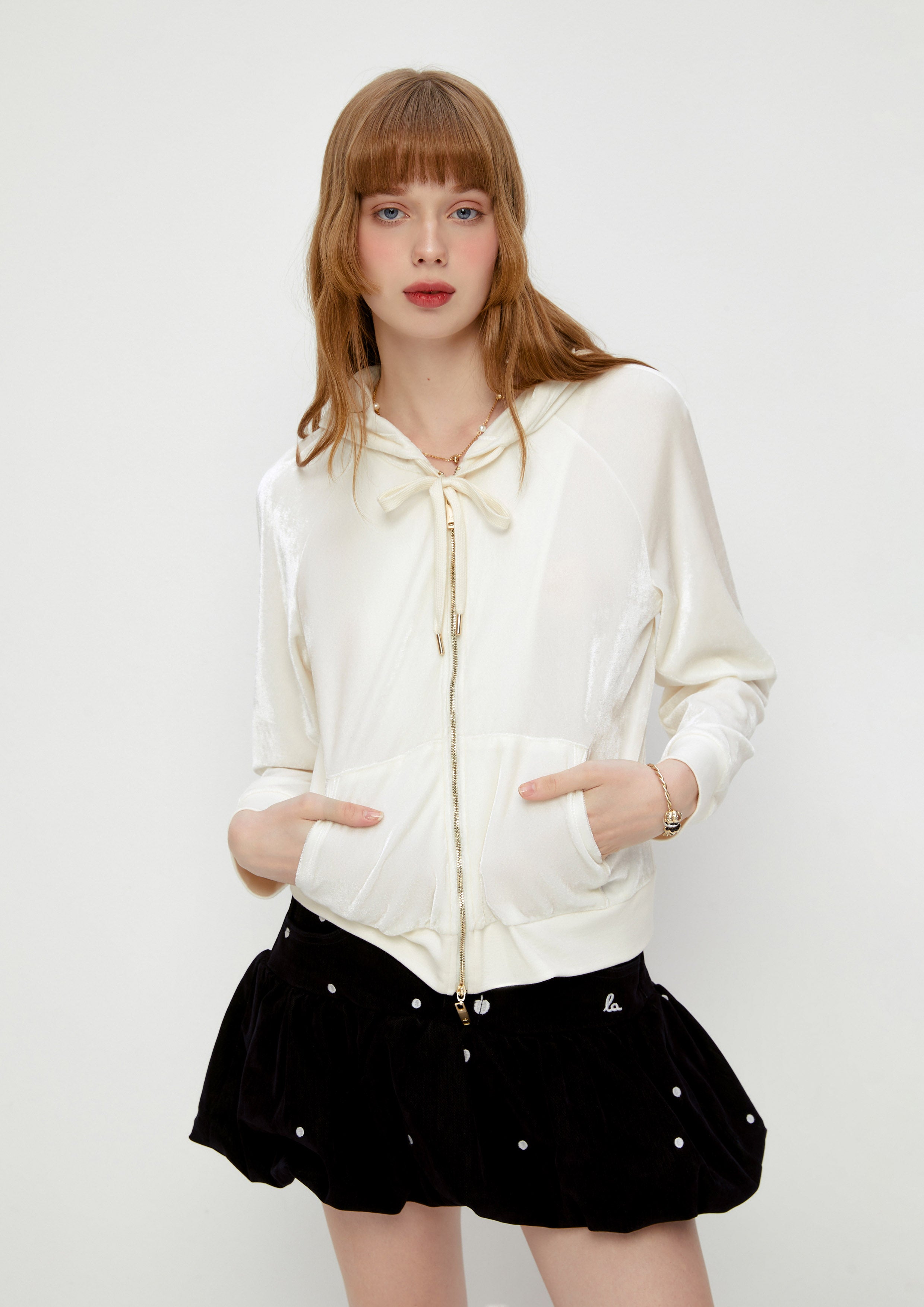 เสื้อกันหนาวแขนยาวผ้ากำมะหยี คอลเลกชัน Comfy Spots