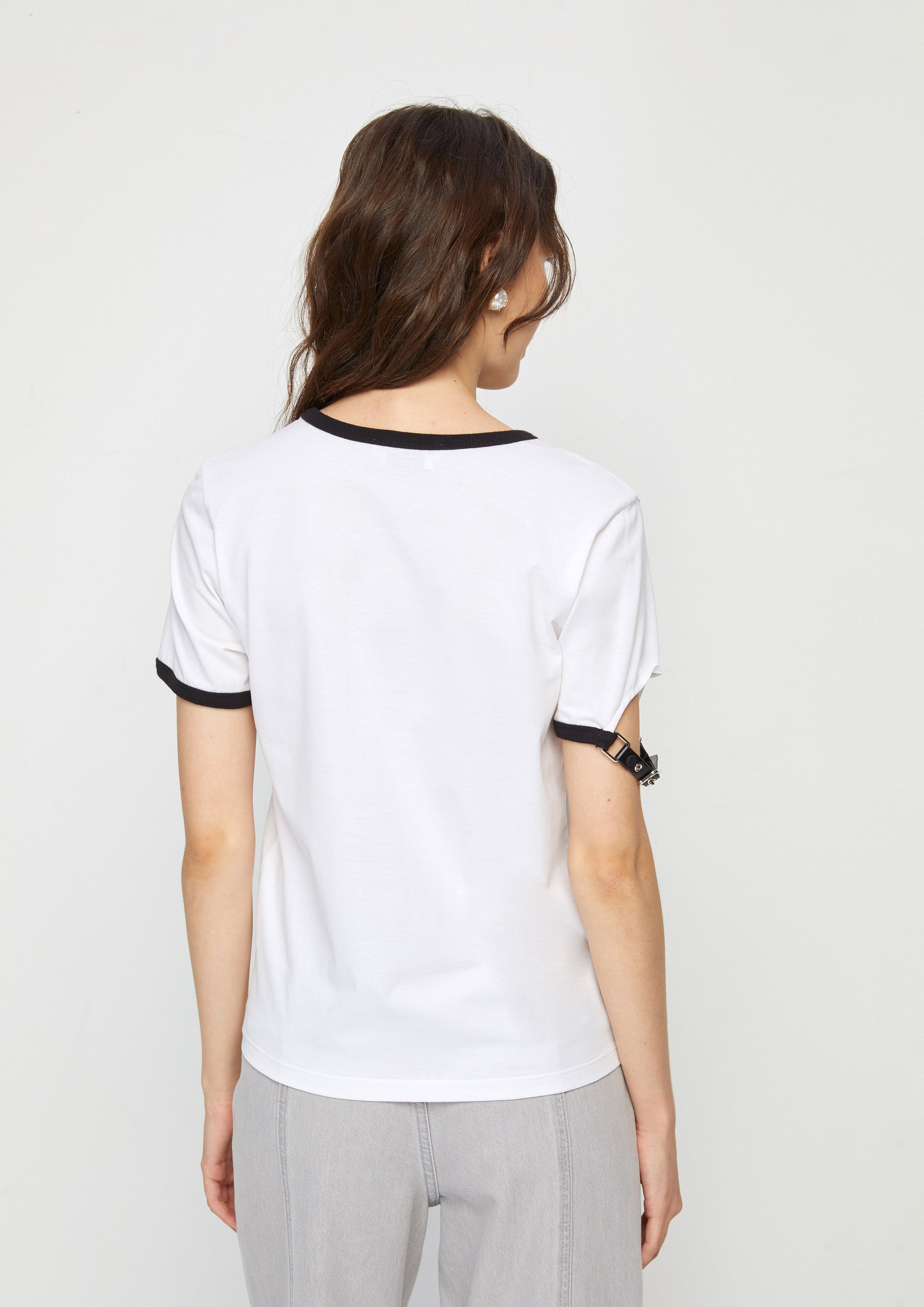 เสื้อยืดแขนเสื้อแต่งสายเข็มขัด คอลเลกชัน Twilight Odyssey