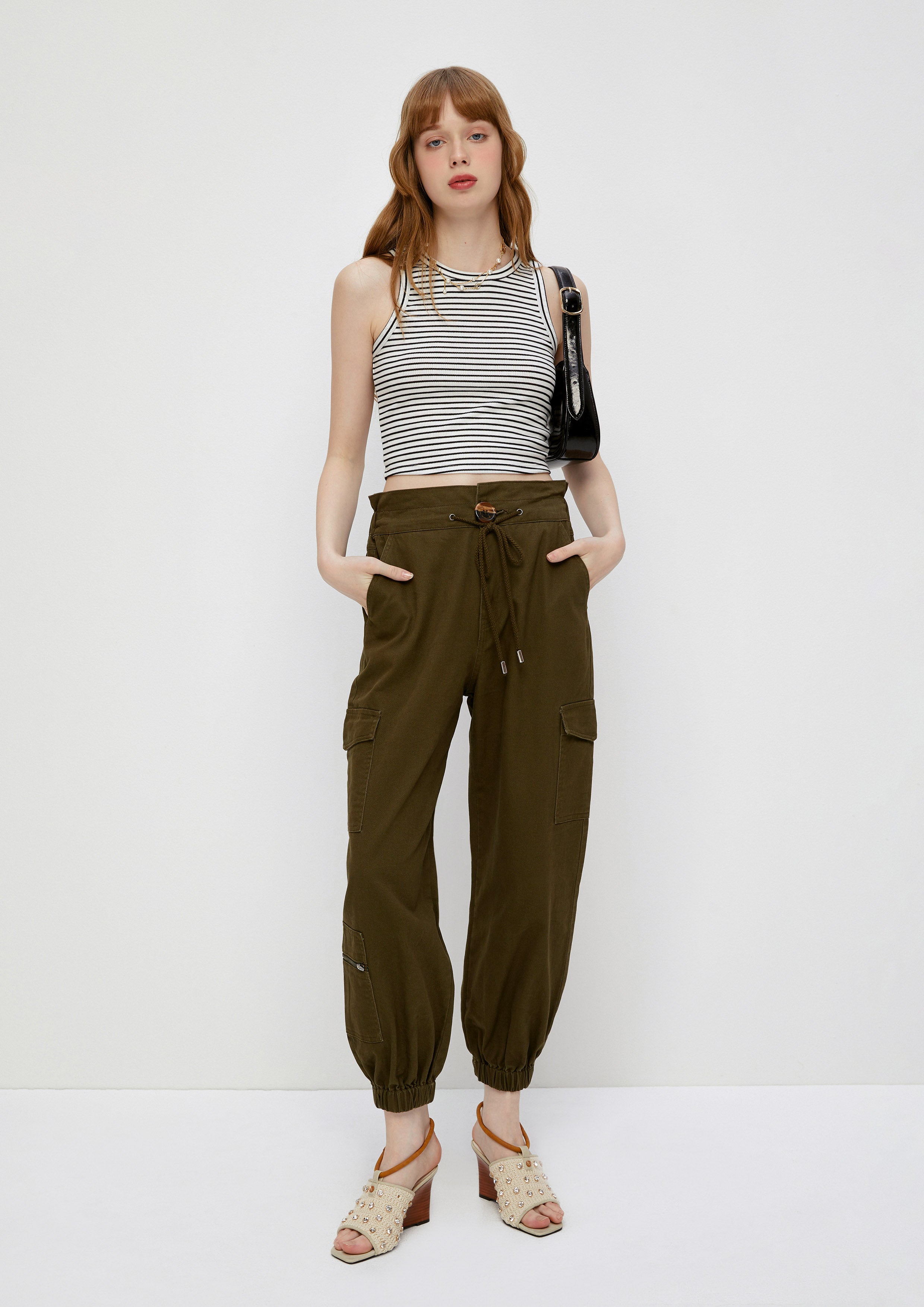เสื้อครอปลายทาง คอลเลกชัน Comfy Spots