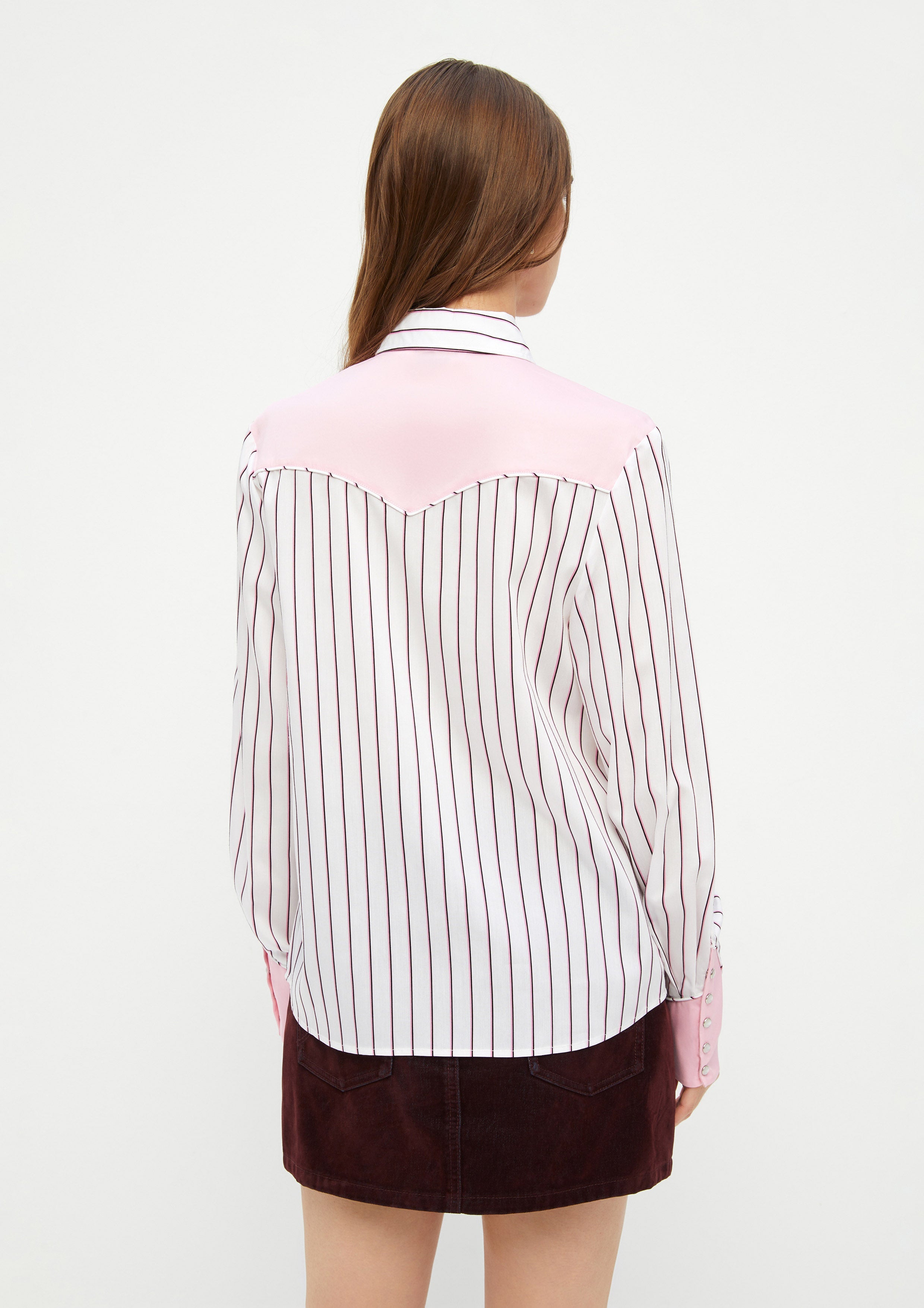 เสื้อเชิ้ตแขนยาวลายทางปักลายดอกกุหลาบ คอลเลกชัน Ndoto Field