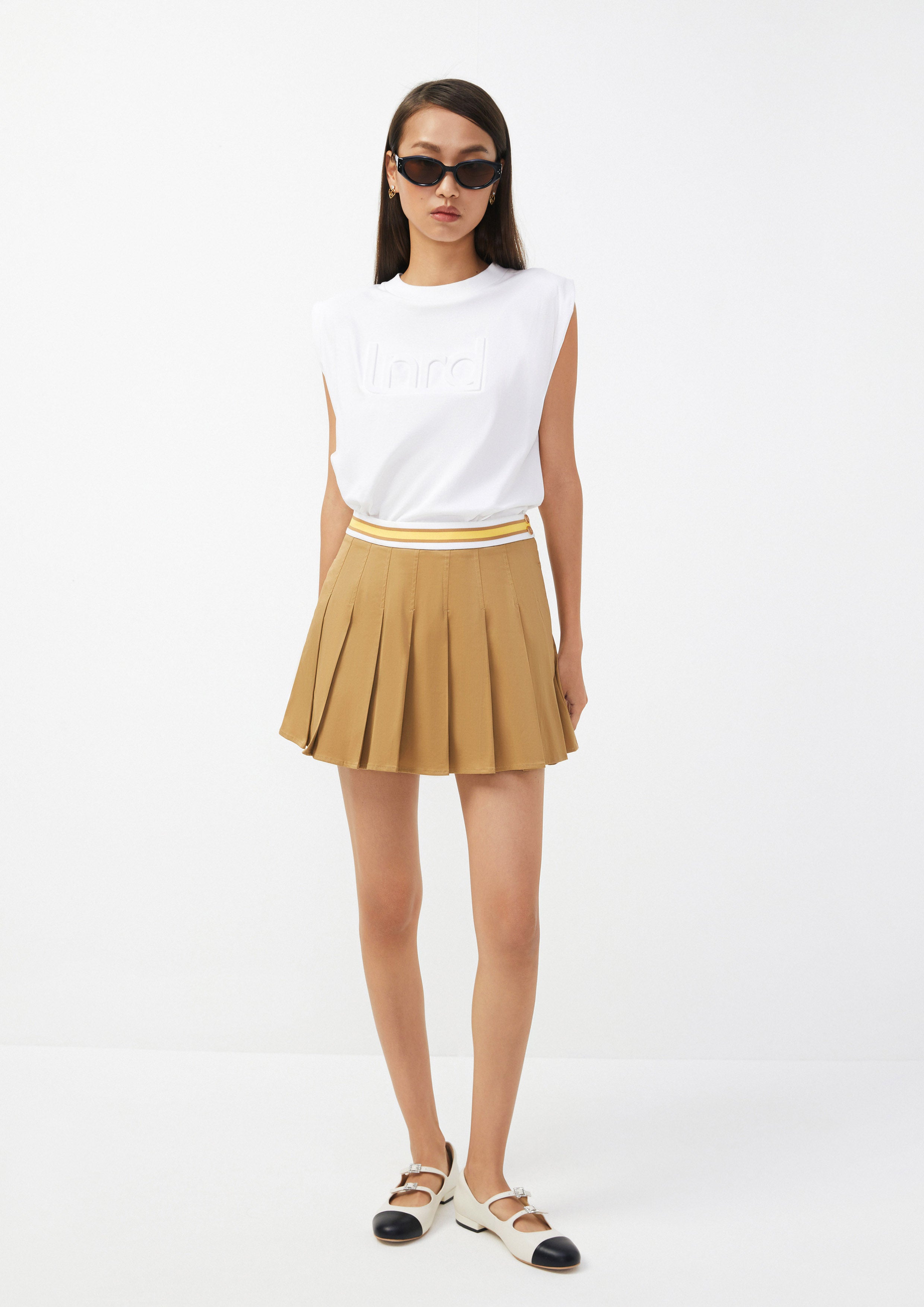 Crew Neck Sleeveless Top Urban Retreat