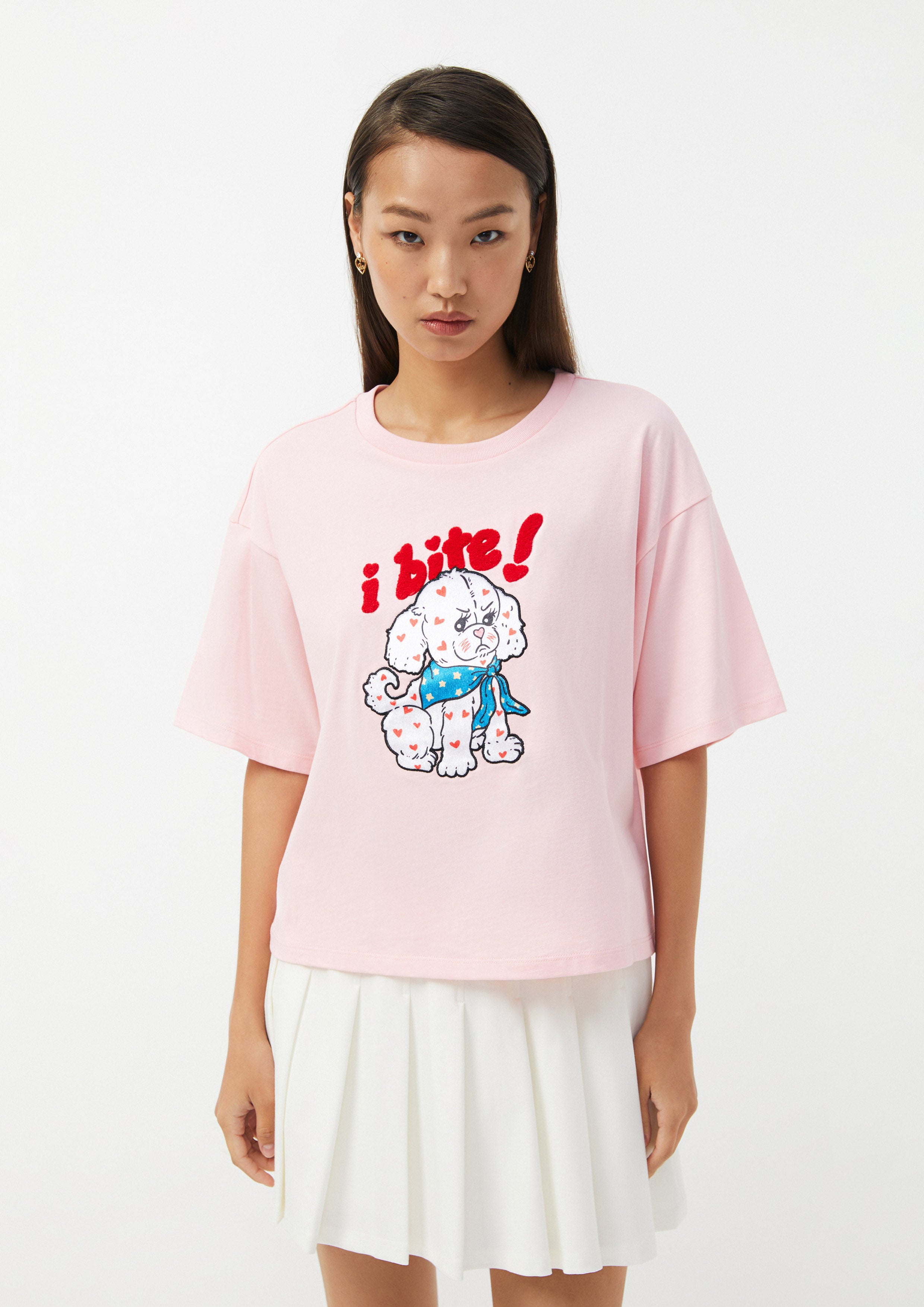 เสื้อยืด ทรงหลวม ลายกราฟิกน้องหมา "I Bite!"
