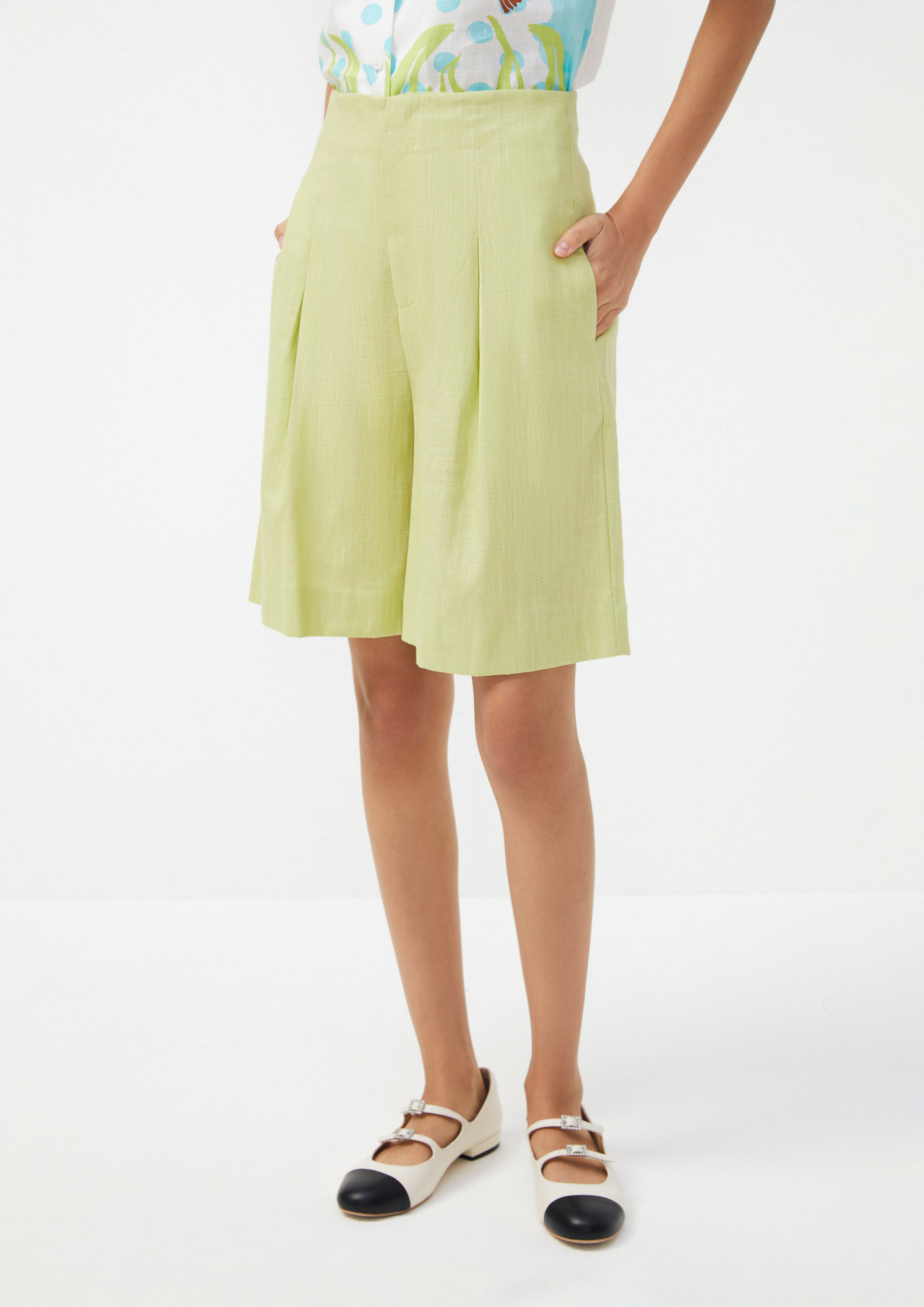 Pleated High-Waisted Shorts Ember Mirage