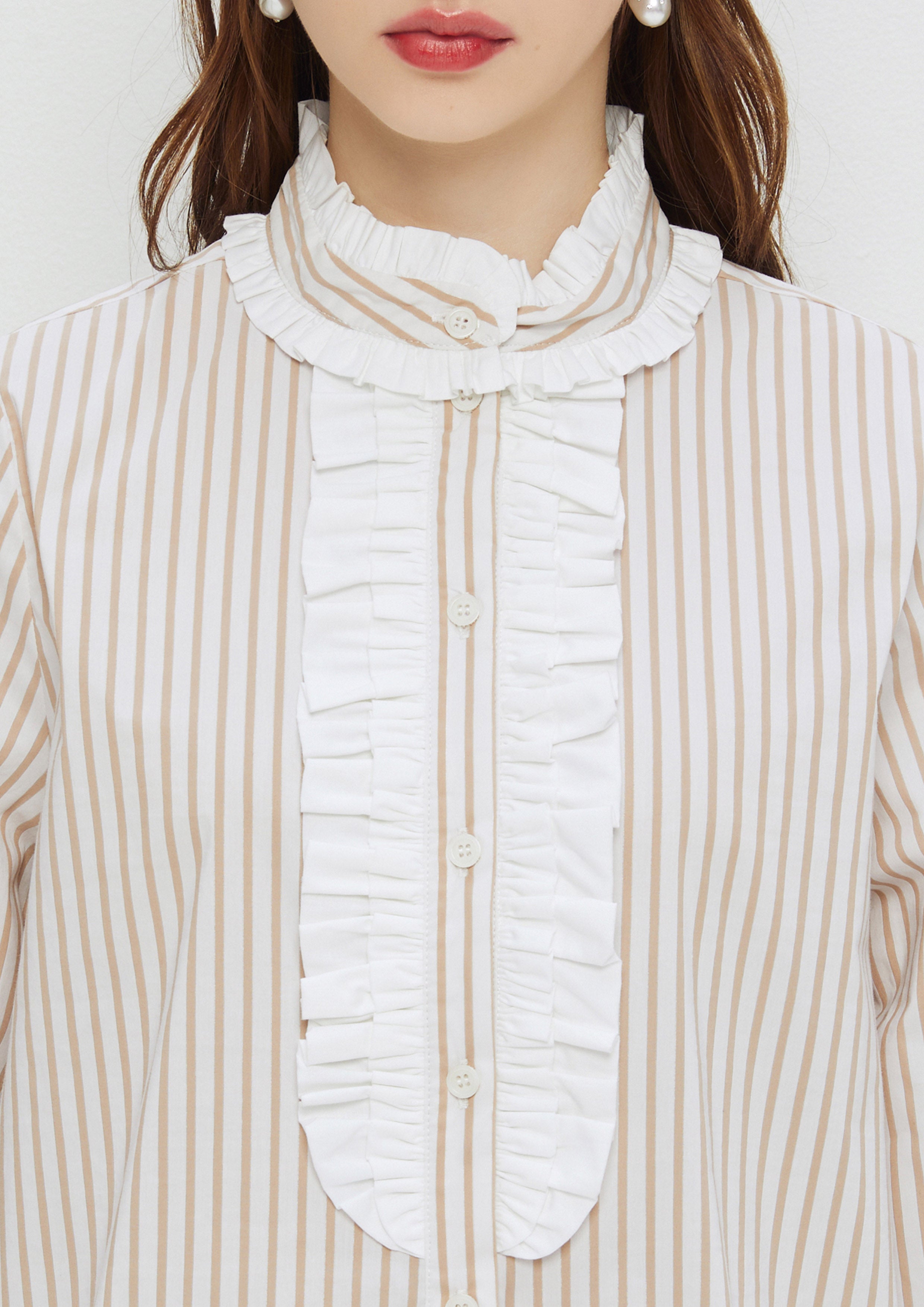 เสื้อแขนยาวลายทางคอเสื้อแต่งระบาย คอลเลกชัน White Horizon
