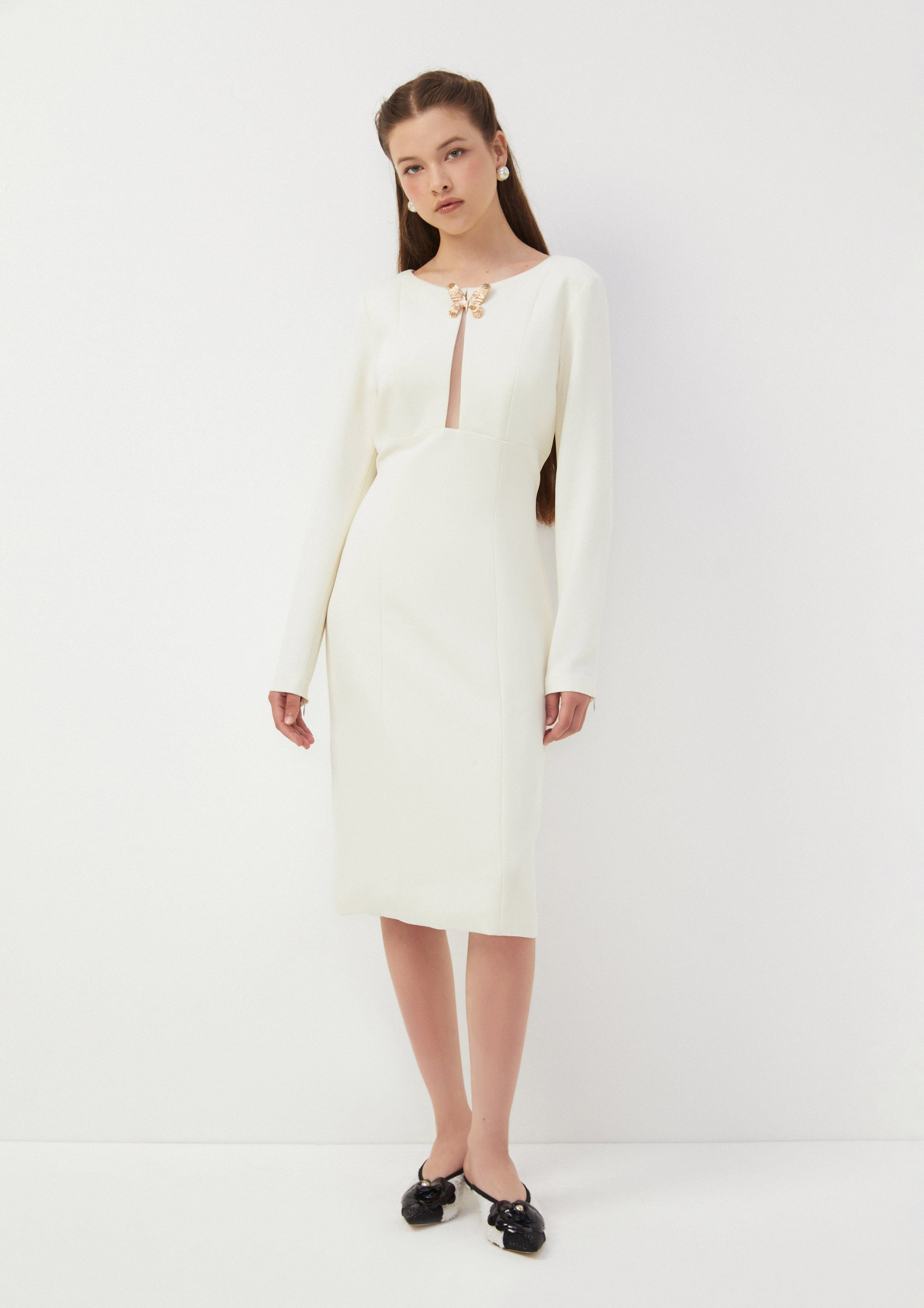 เดรส ทรงเข้ารูป แขนยาว แต่งผีเสื้อ Butterfly Glimmer