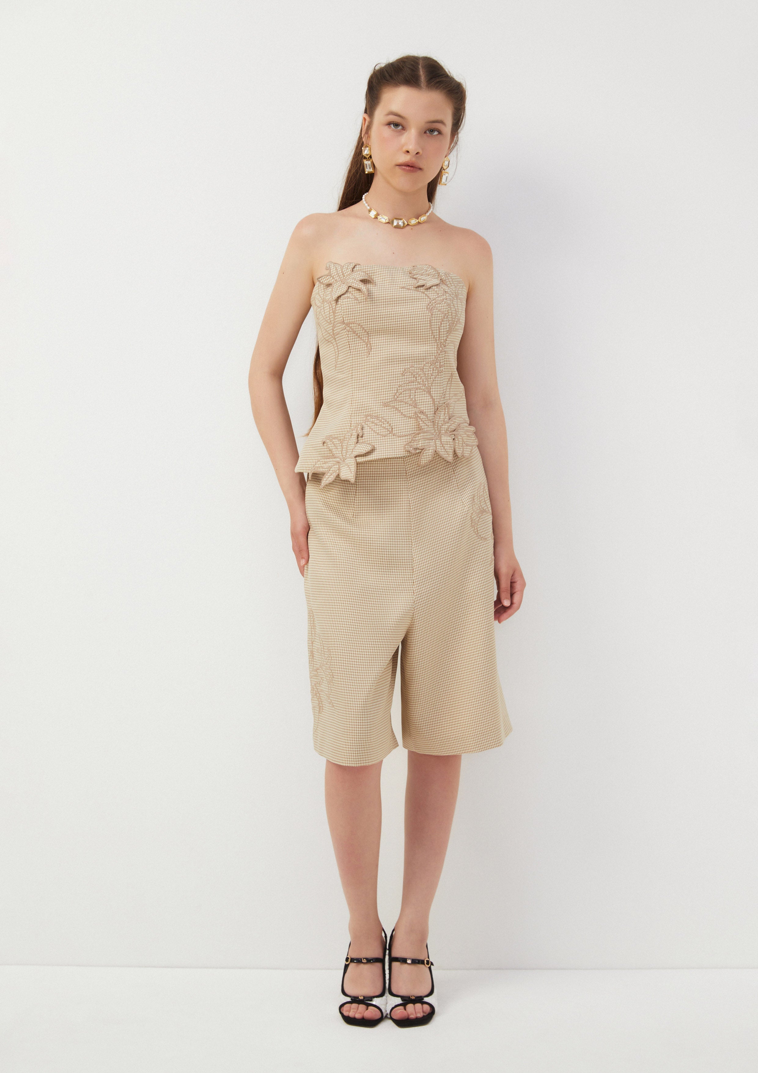 เสื้อเกาะอก ประดับผีเสื้อ ดอกไม้ Butterfly Glimmer