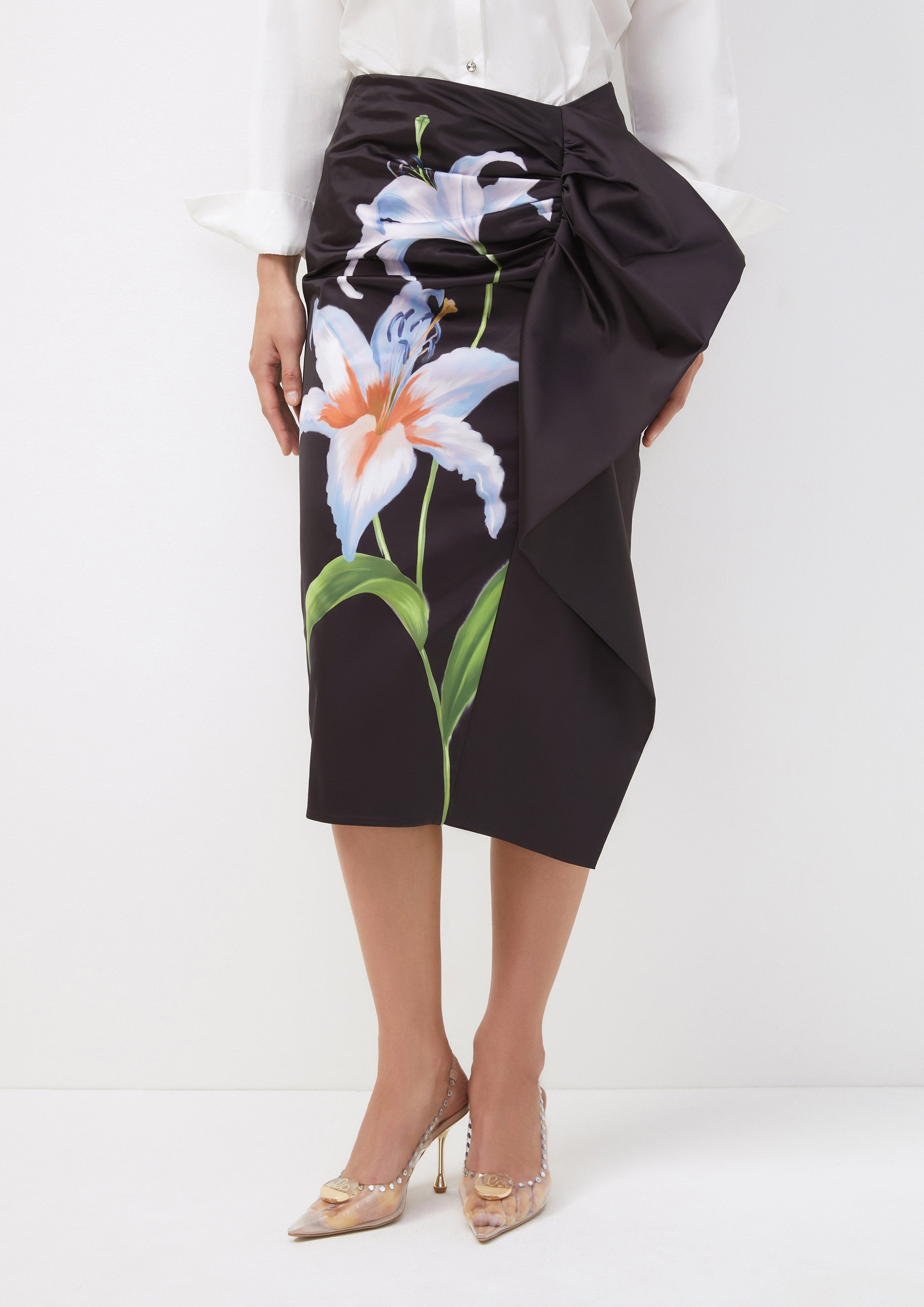 กระโปรงคลุมเข่า ลายดอกไม้ แต่งระบายข้าง Living Life In Full Bloom