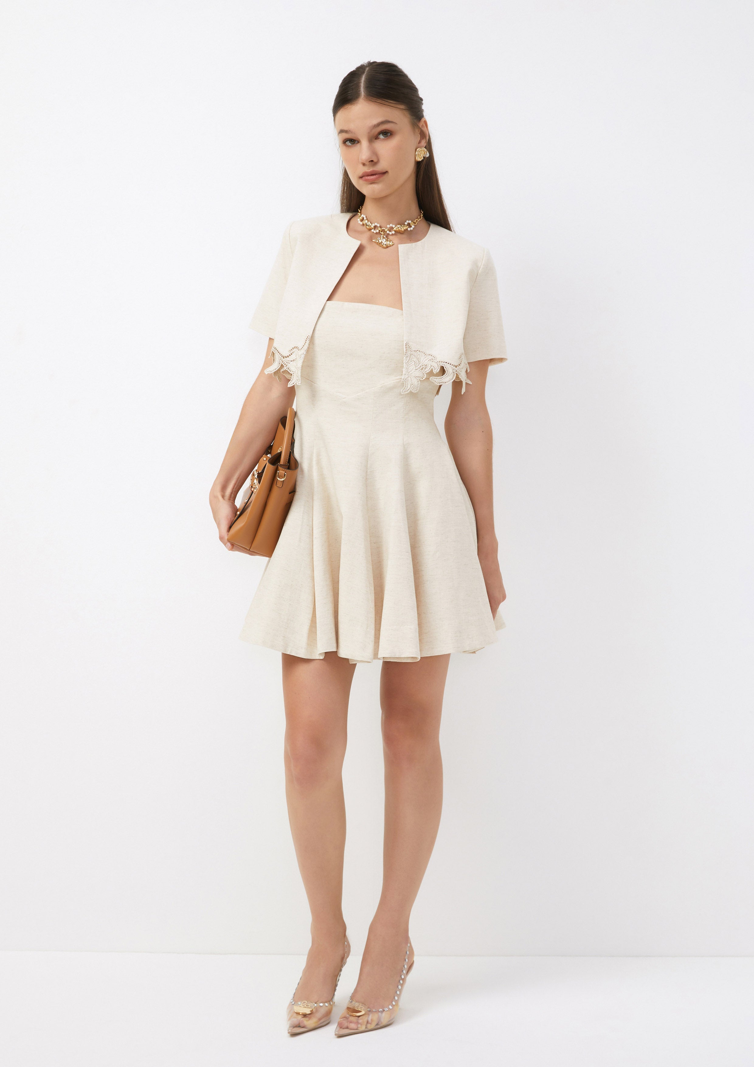 ชุดเซ็ต เสื้อโบเลโร่ ปักลูกไม้ และ เดรสสั้น เปิดไหล่ The Harga Cult