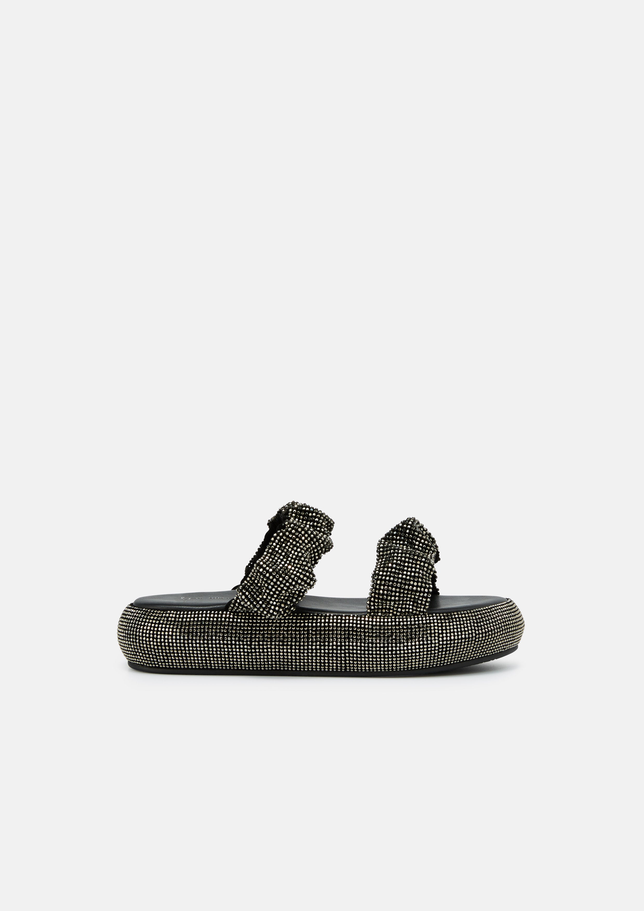 Oasa Flat Sandals