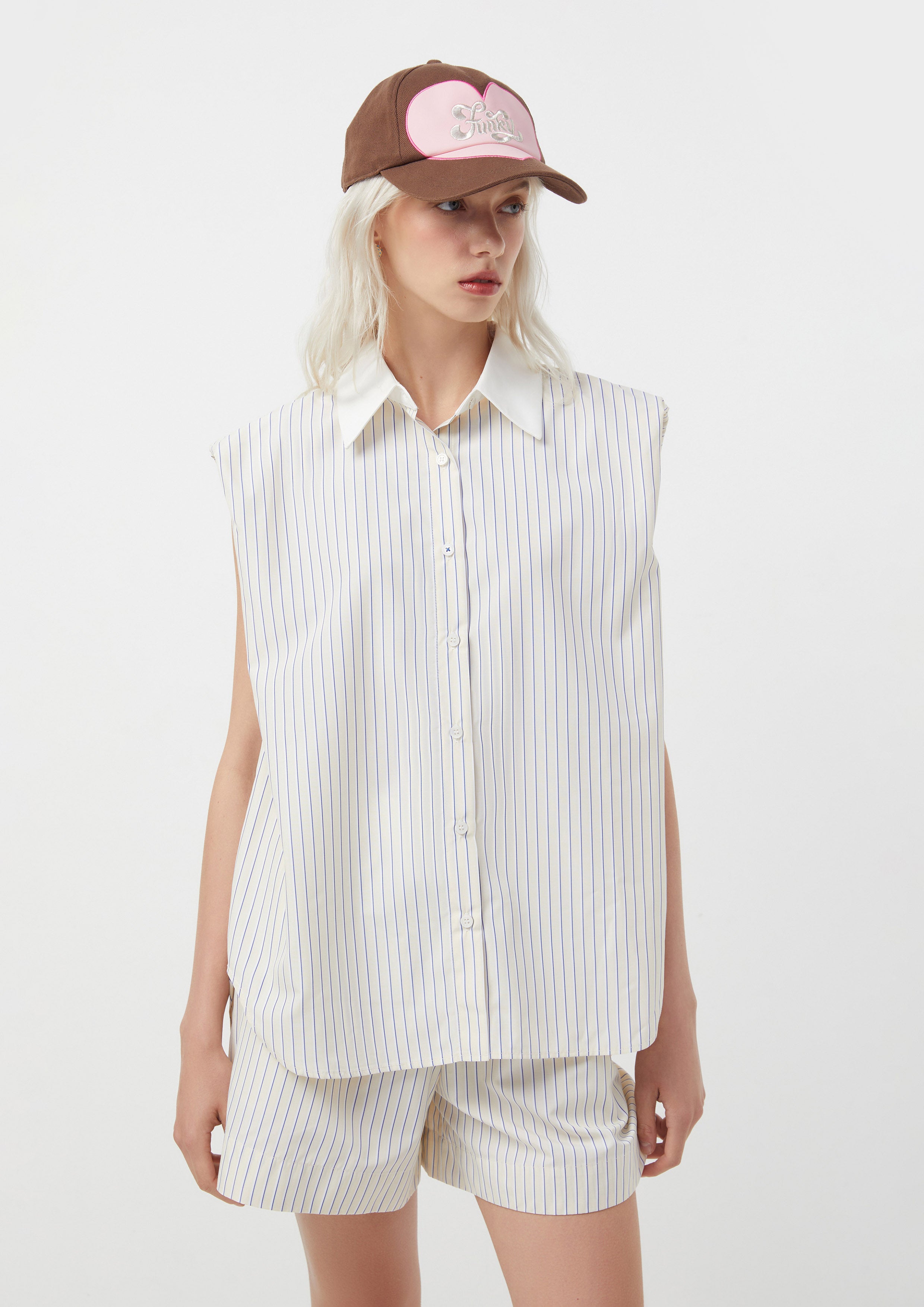 เซ็ต เสื้อแขนกุด และ กางเกงขาสั้น ลายทาง Margot's Summer Field