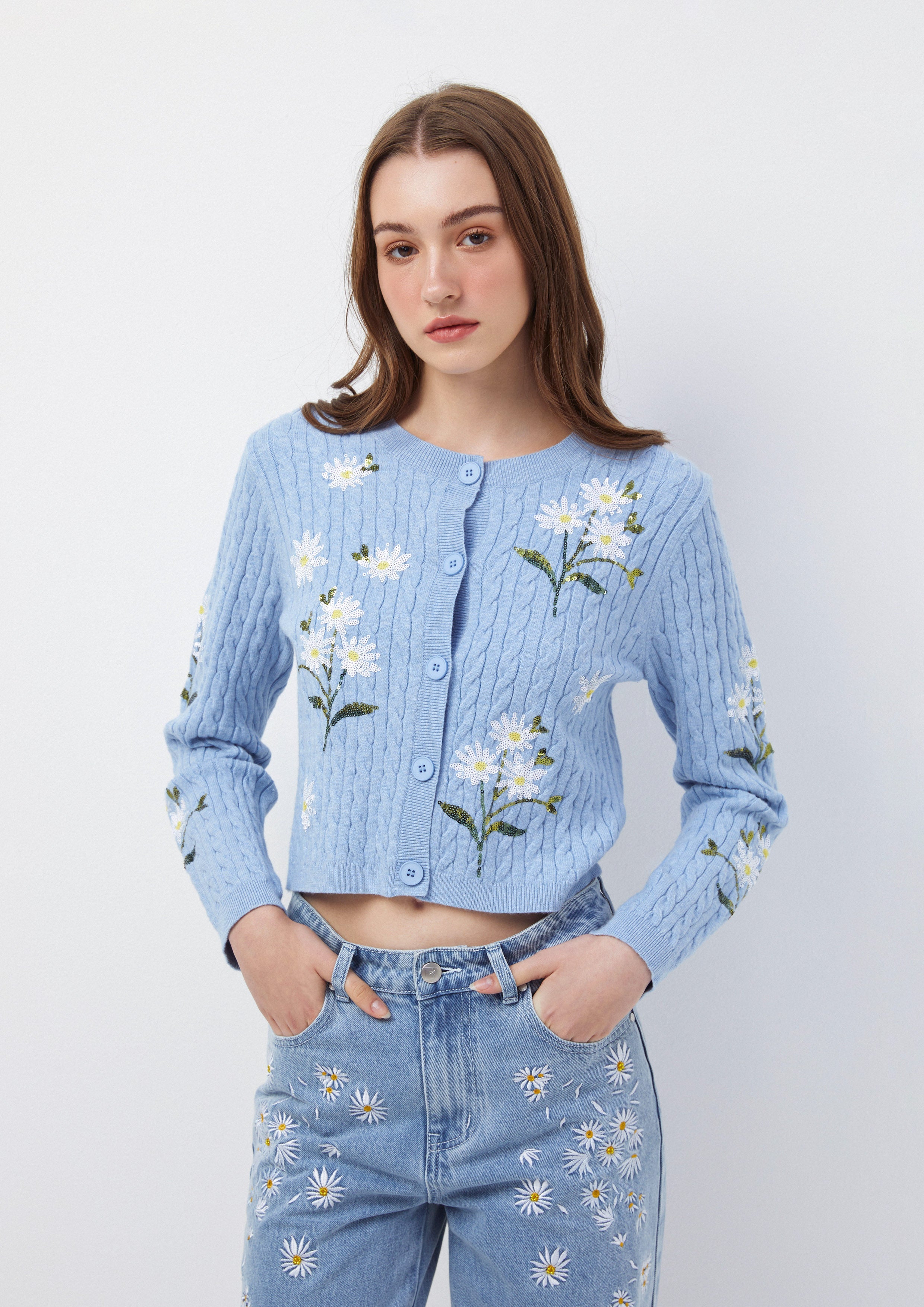 เสื้อคาร์ดิแกน ไหมพรม ปักลายดอกเดซี่ Oopsie Daisy