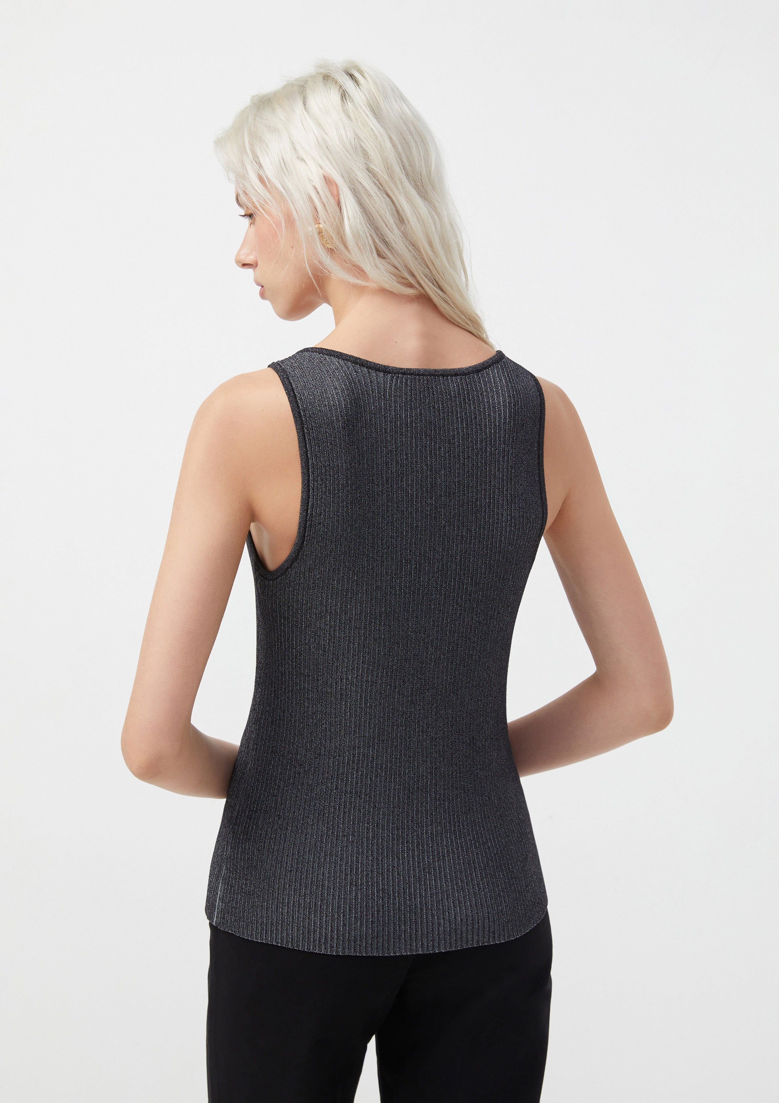 เสื้อกล้าม ผ้าถัก แต่งลูกปัดหิน Margot's Summer Field