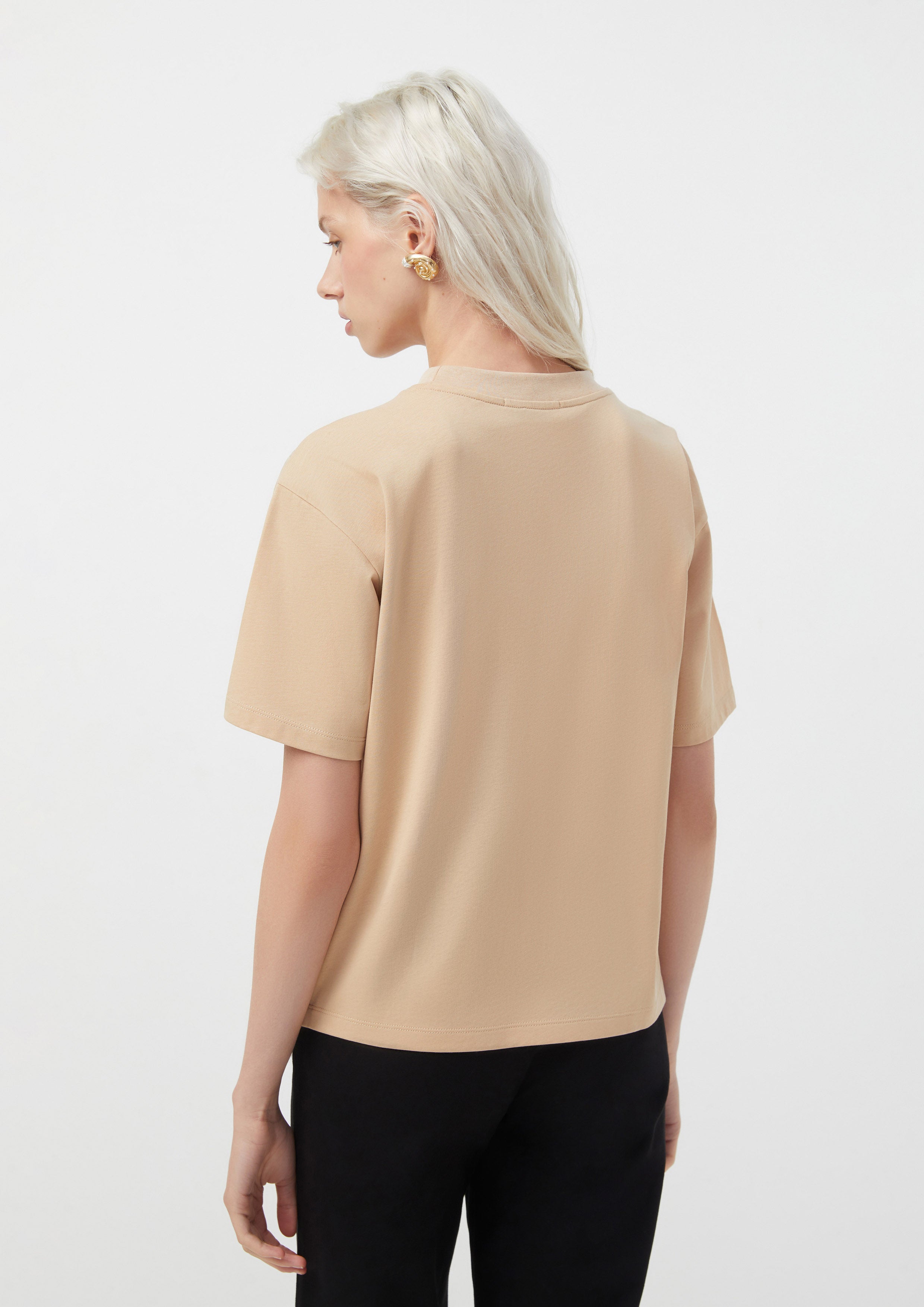 เสื้อยืด ลายดอกไม้ Margot's Summer Field