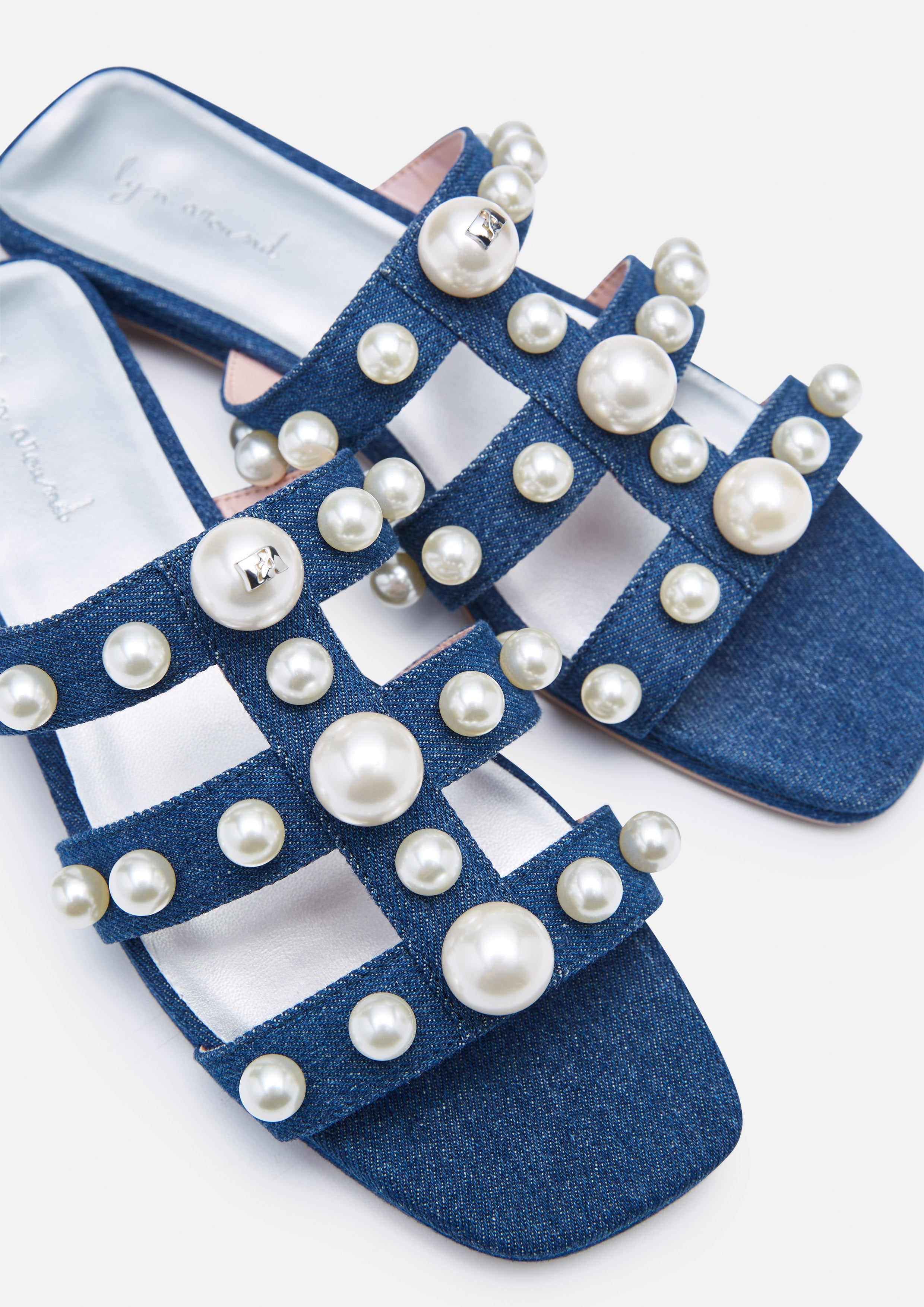 รองเท้าแตะ Realiana