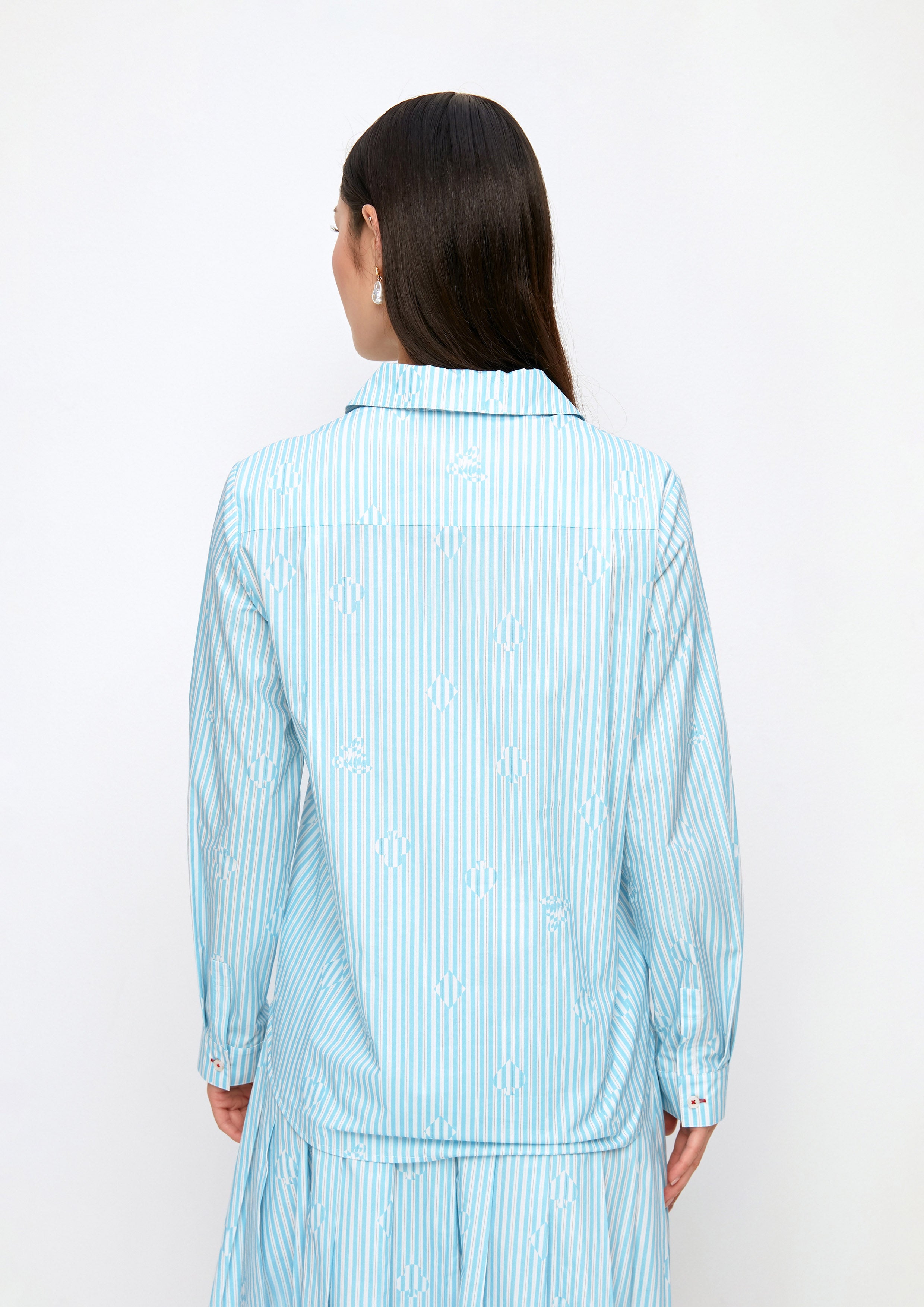 เสื้อเชิ้ตลายทางแขนยาวปักลายโลโก้ คอลเลกชัน Property of Jolly