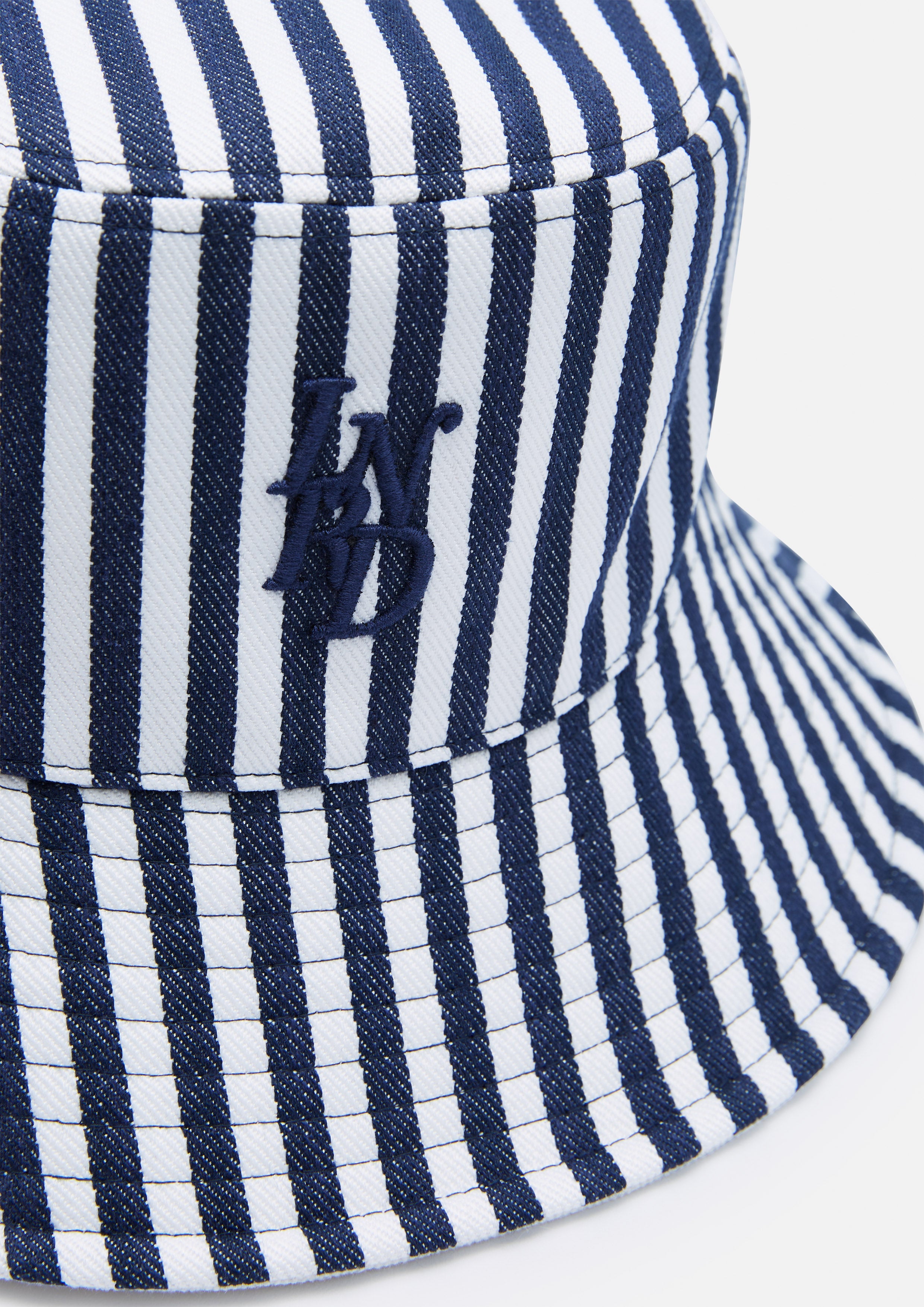 หมวกบักเก็ต Ravena