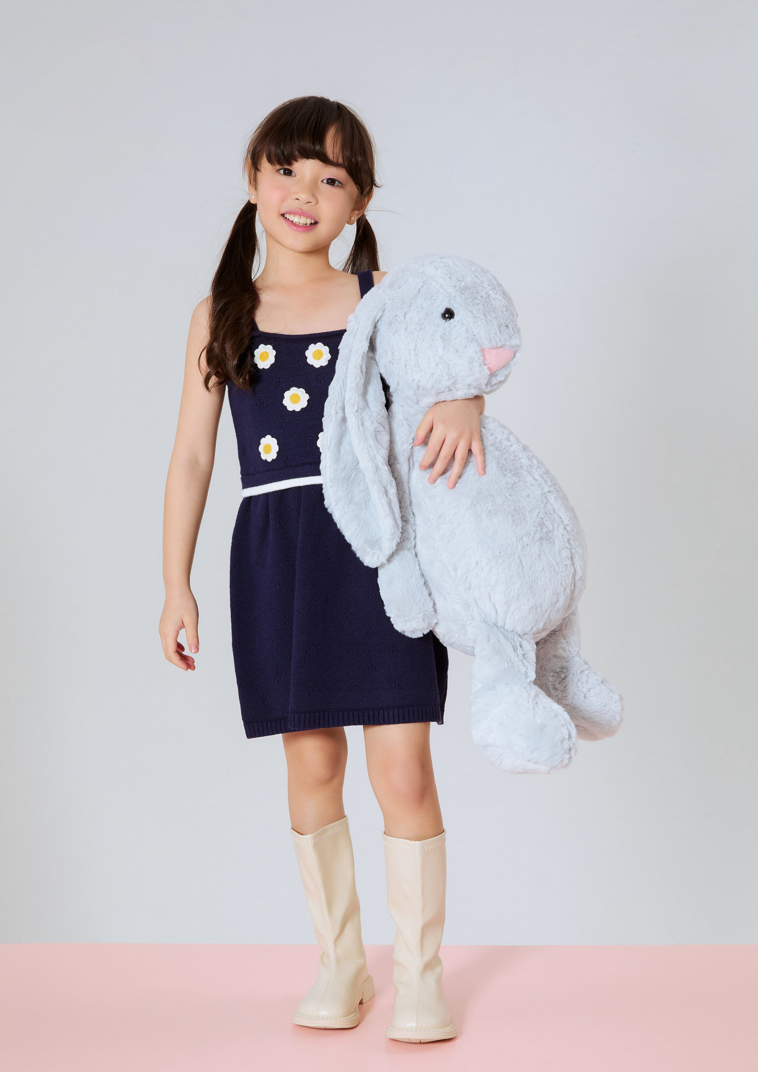 เดรสสั้นสายเดี่ยวปักดอกไม้ คอลเลกชัน Working on Board