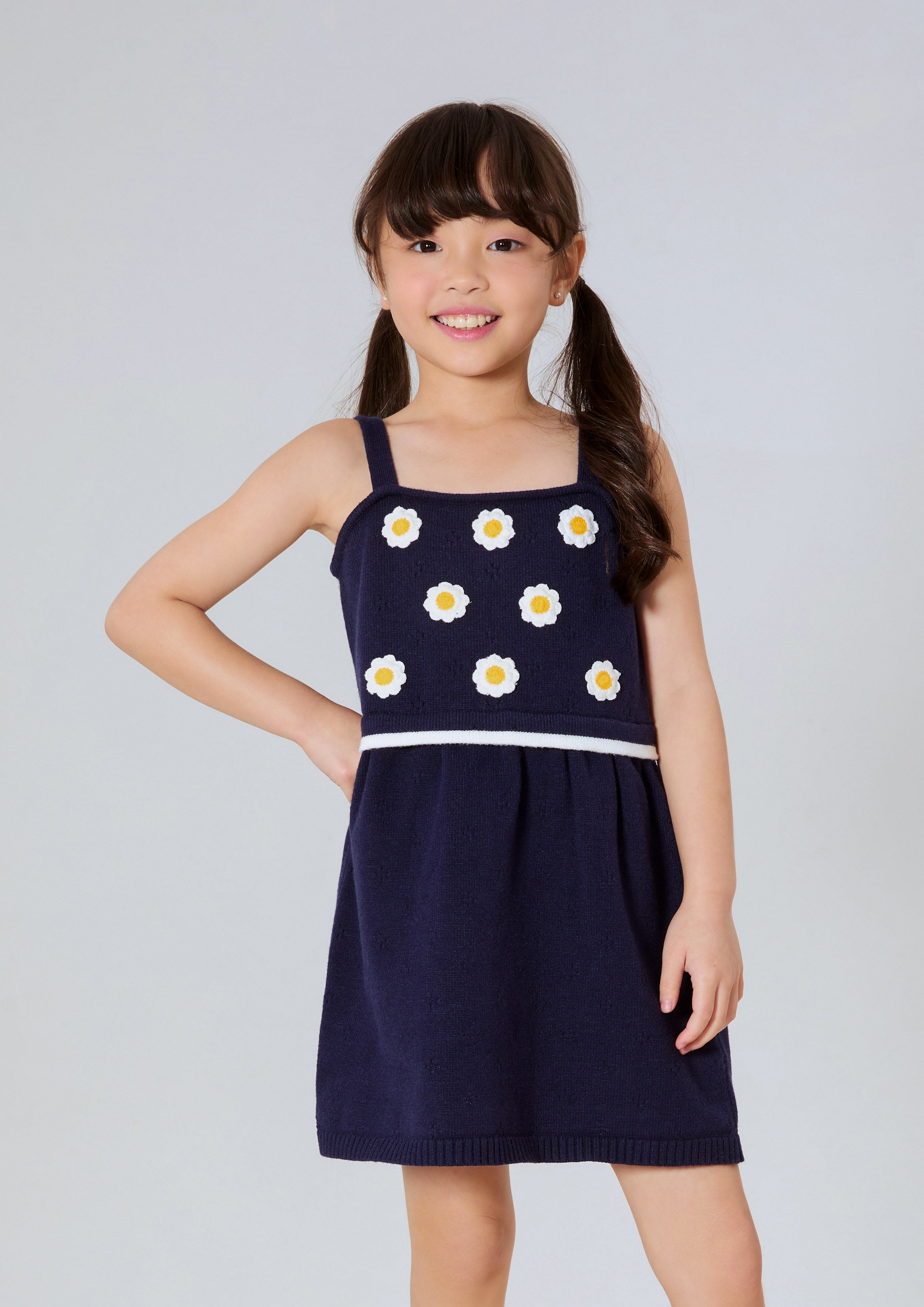 เดรสสั้นสายเดี่ยวปักดอกไม้ คอลเลกชัน Working on Board