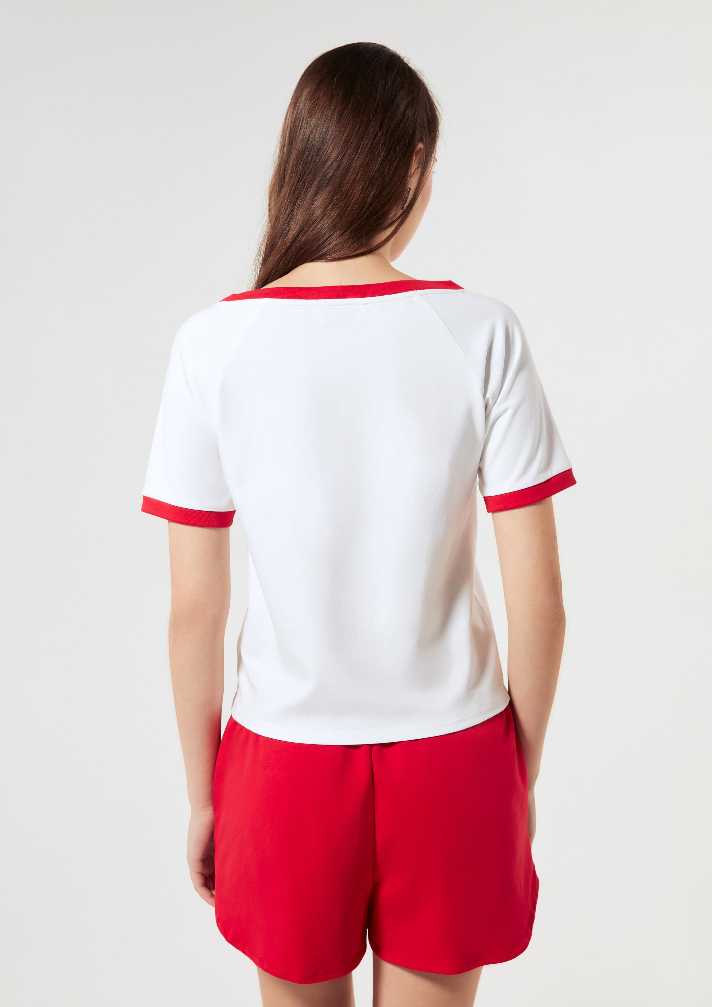 เสื้อยืดคอกว้างปักโลโก้ คอลเลกชัน Neon Dreams