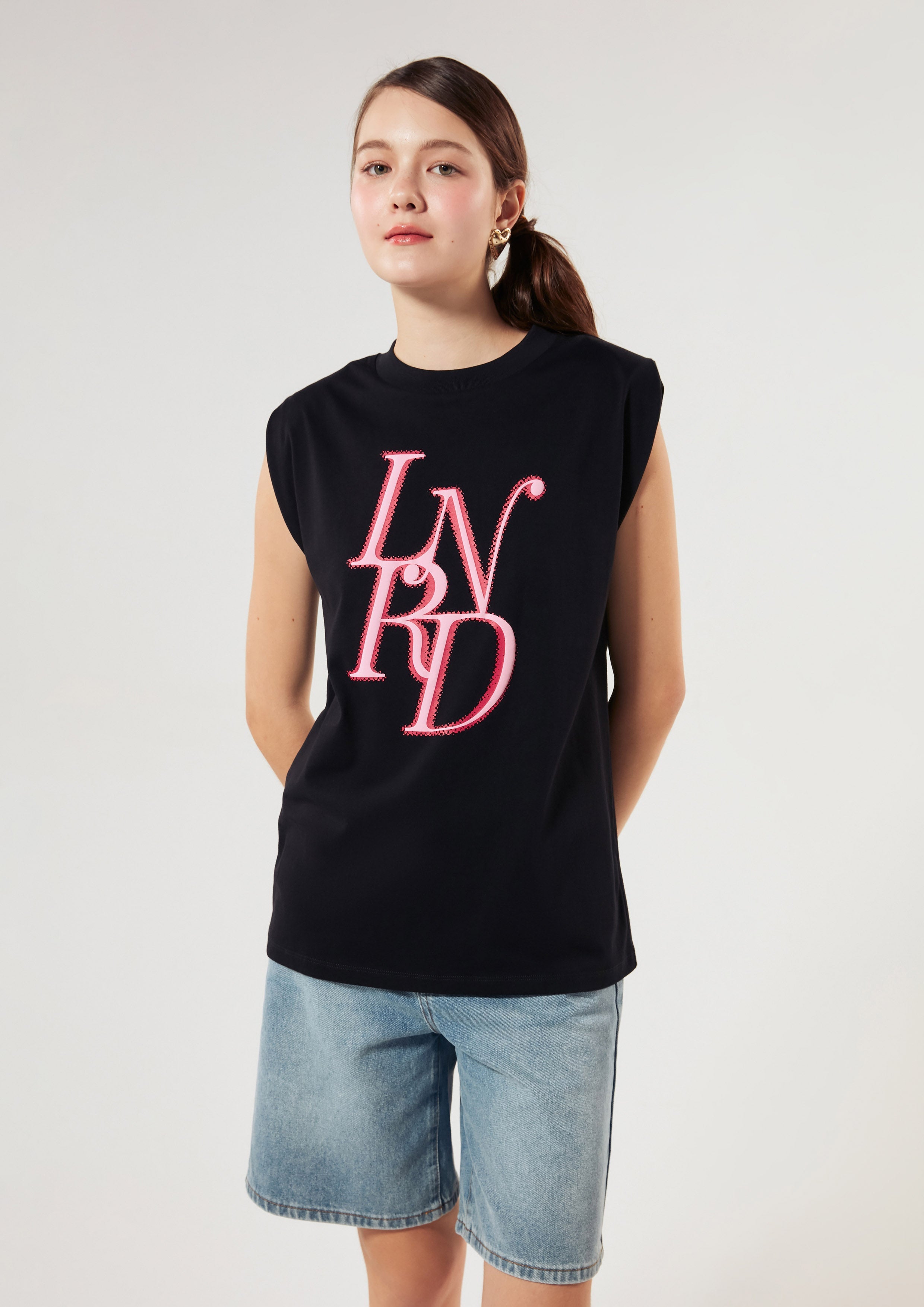 เสื้อแขนกุดปักลายโลโก้ คอลเลกชัน Neon Dreams