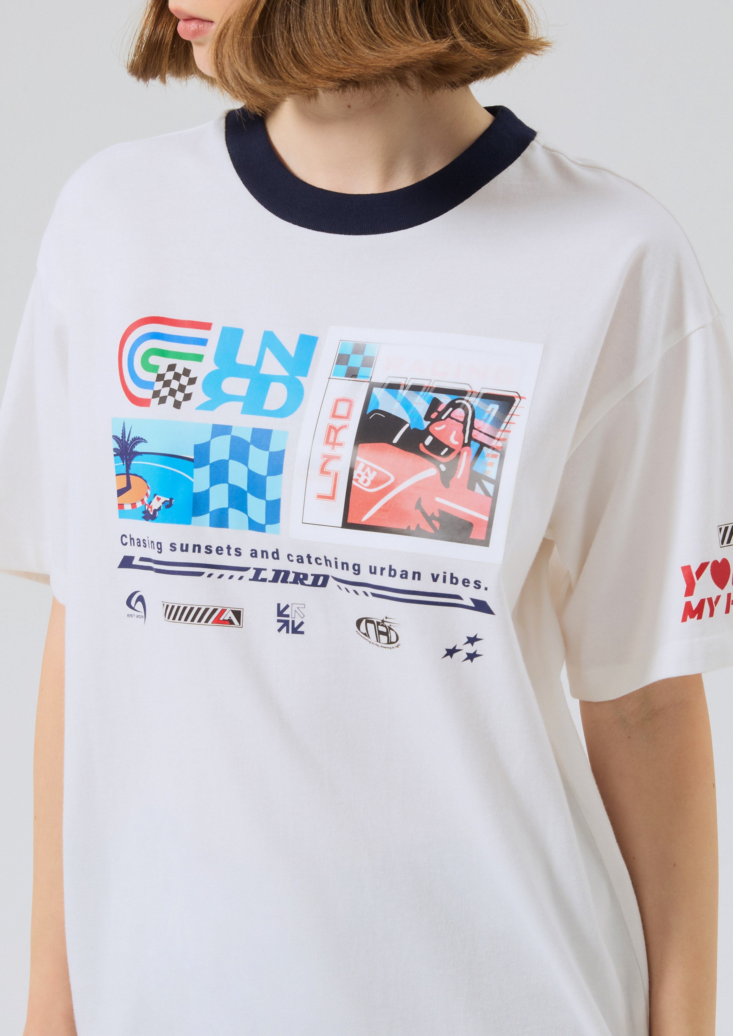 เสื้อยืดโอเวอร์ไซส์พิมพ์ลาย คอลเลกชัน Speed Voyard