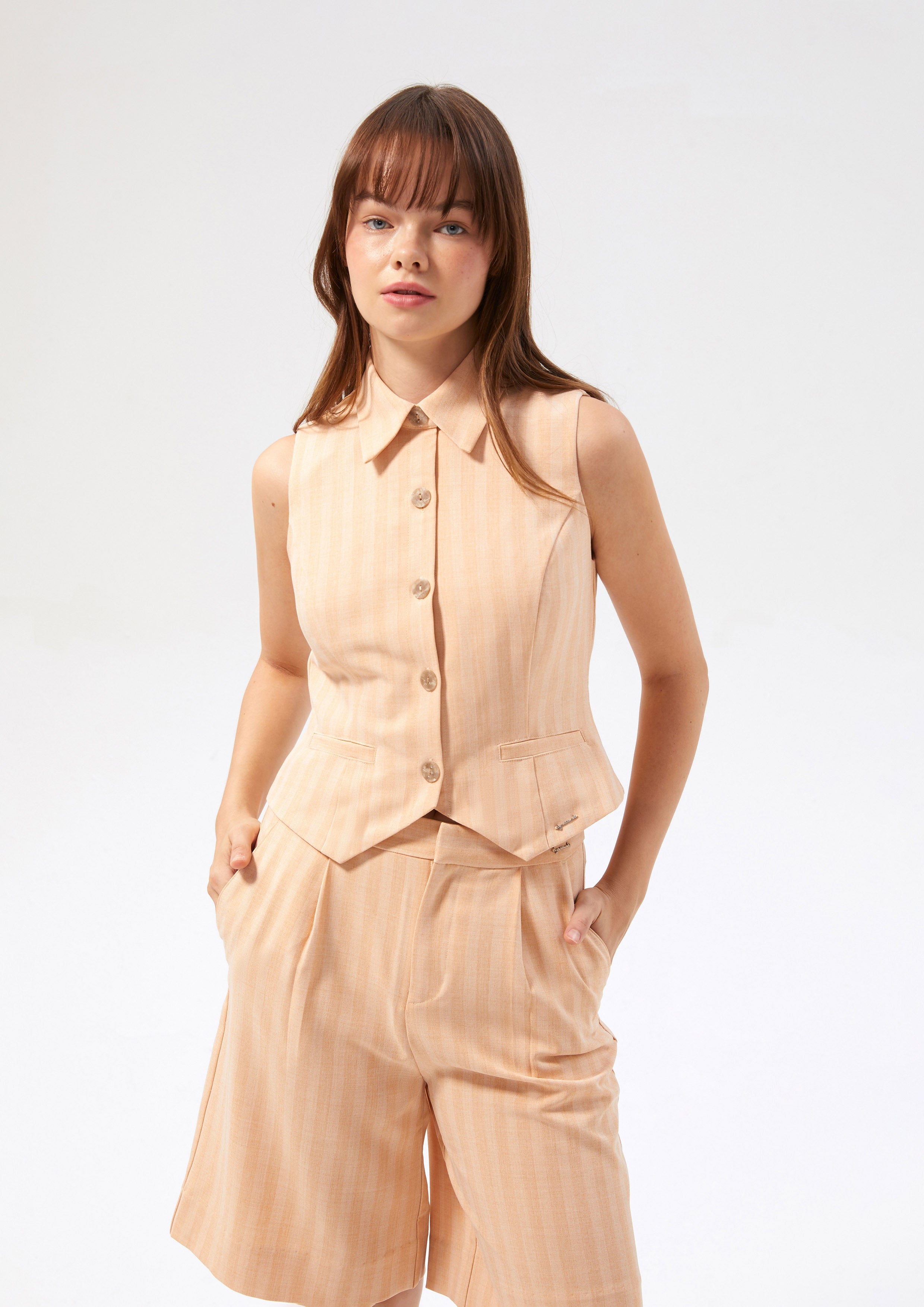 เสื้อแขนกุดลายทาง คอลเลกชัน Rosewood Fleur