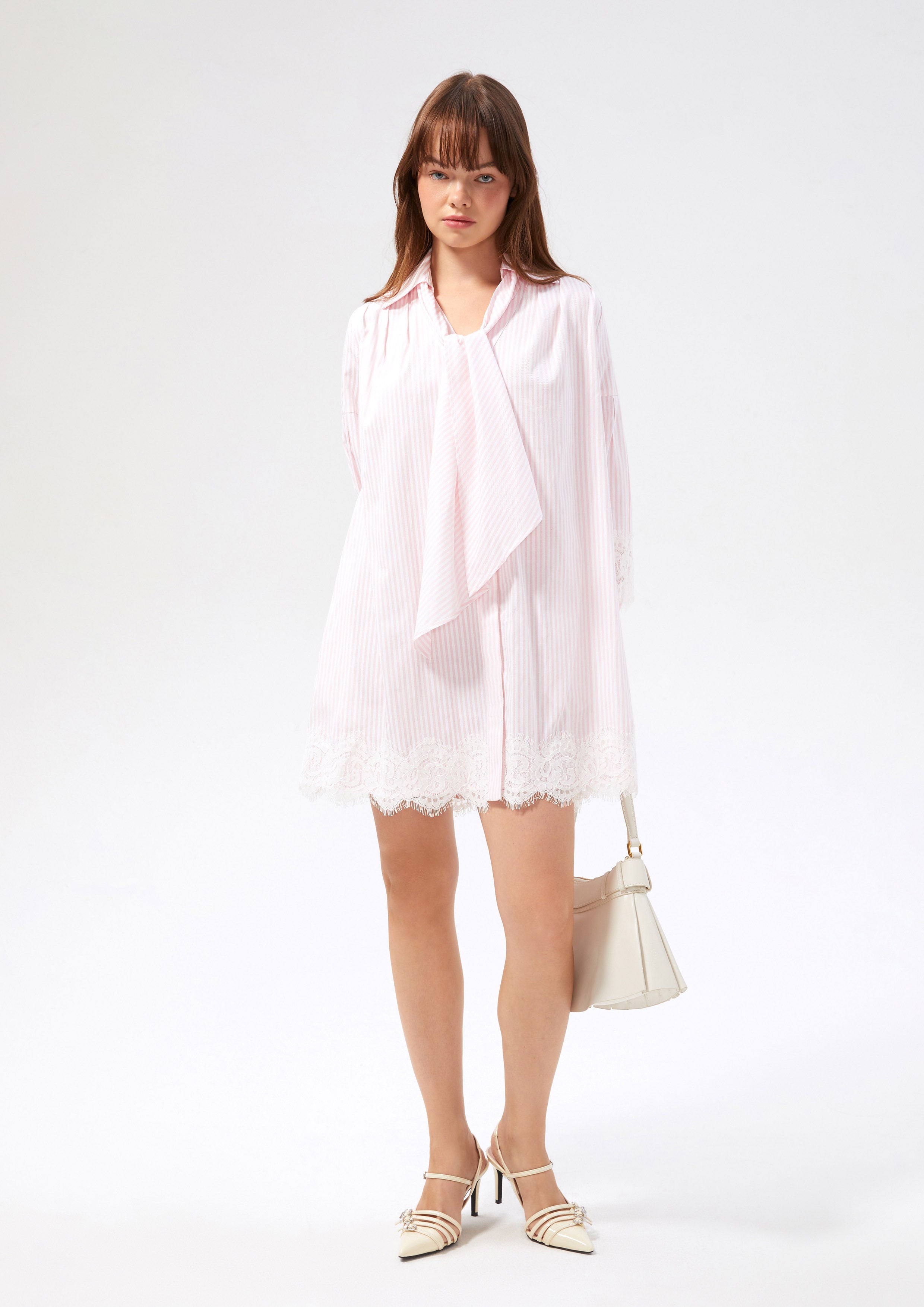 เชิ้ตเดรสลายทางพร้อมสายผ้าผูกโบ คอลเลกชัน Rodeo Rose