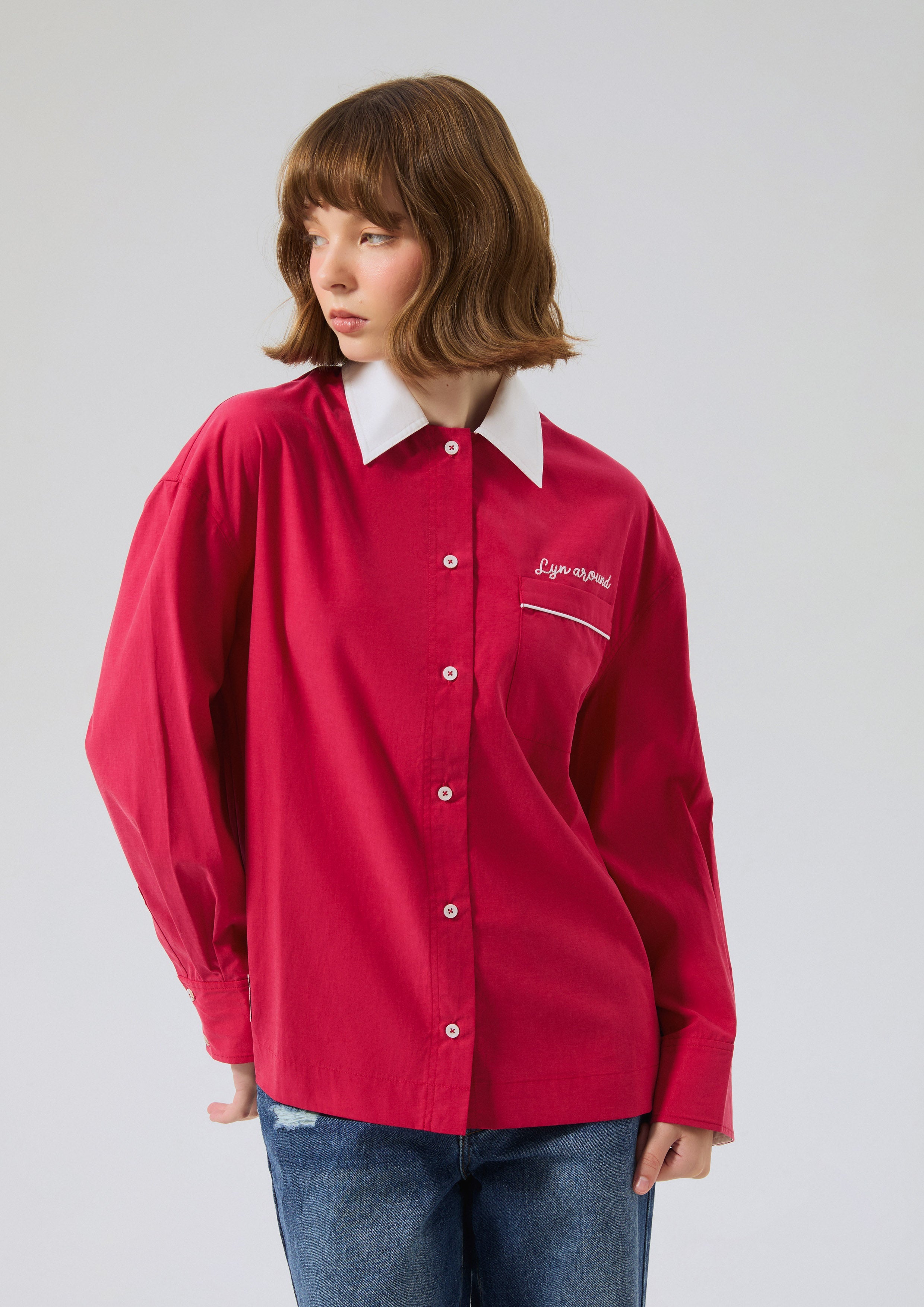 เสื้อเชิ้ตปกคอคอนทราสต์ปักโลโก้ คอลเลกชัน Speed Voyard