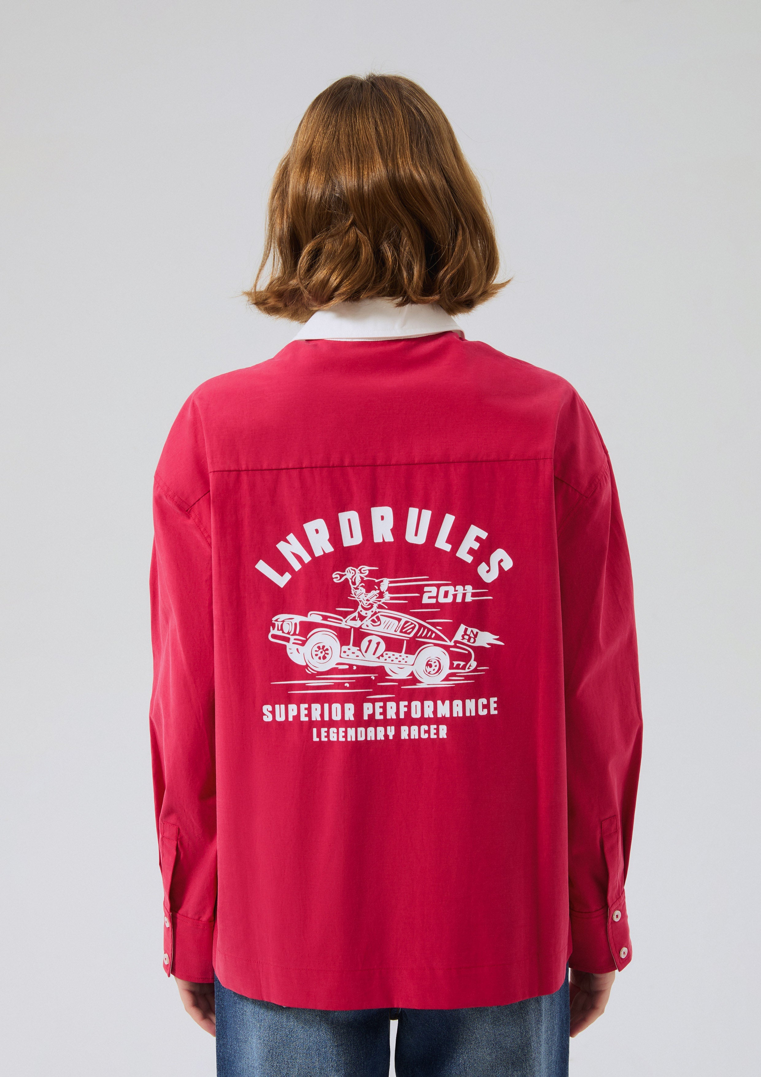 เสื้อเชิ้ตปกคอคอนทราสต์ปักโลโก้ คอลเลกชัน Speed Voyard