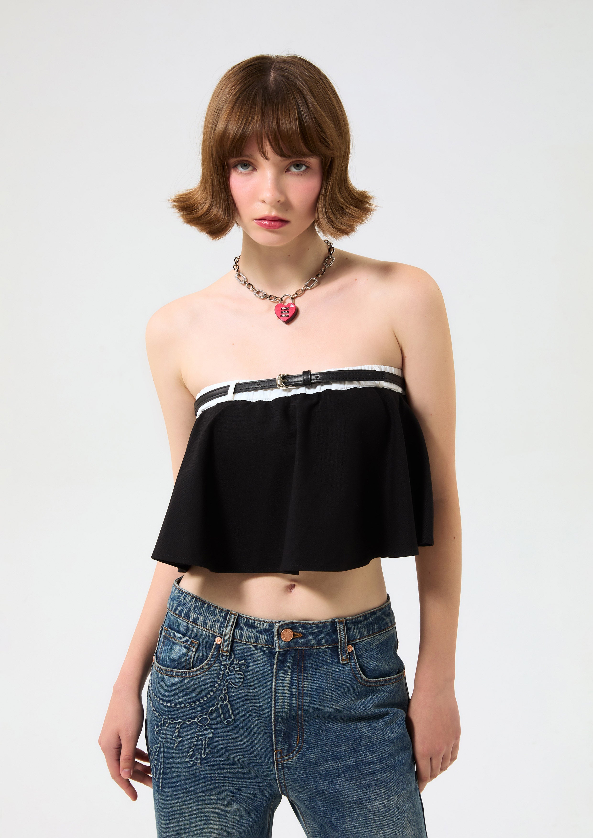 เสื้อเกาะอกทรงระบาย คอลเลกชัน Working on Board