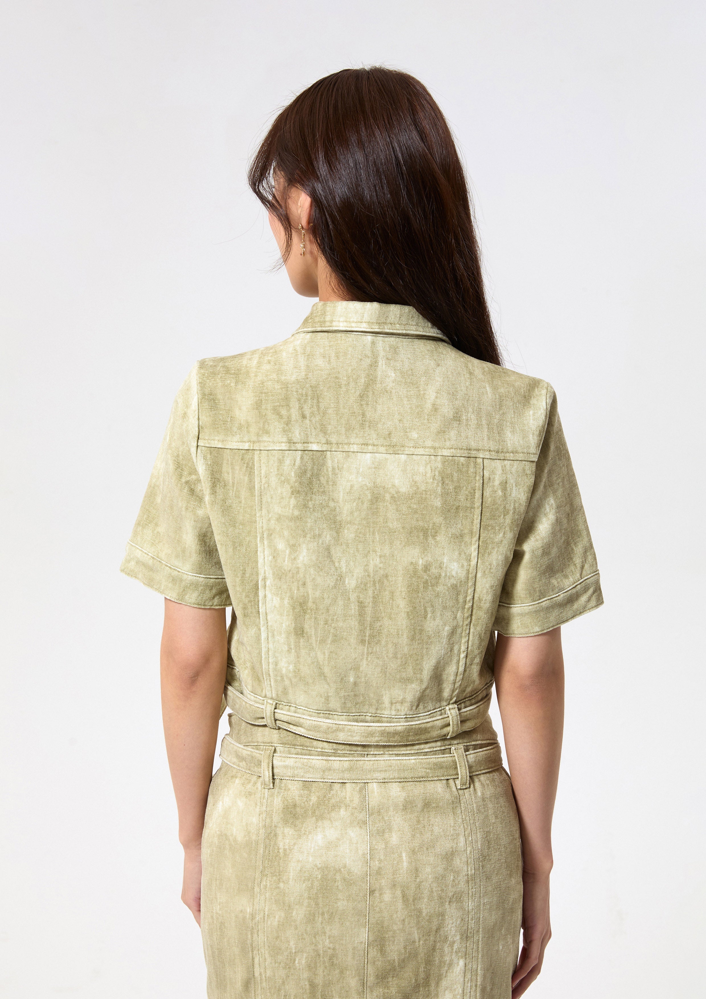 เสื้อเชิ้ตแขนสั้นพิมพ์ลายทรงครอป คอลเลกชัน Working on Board