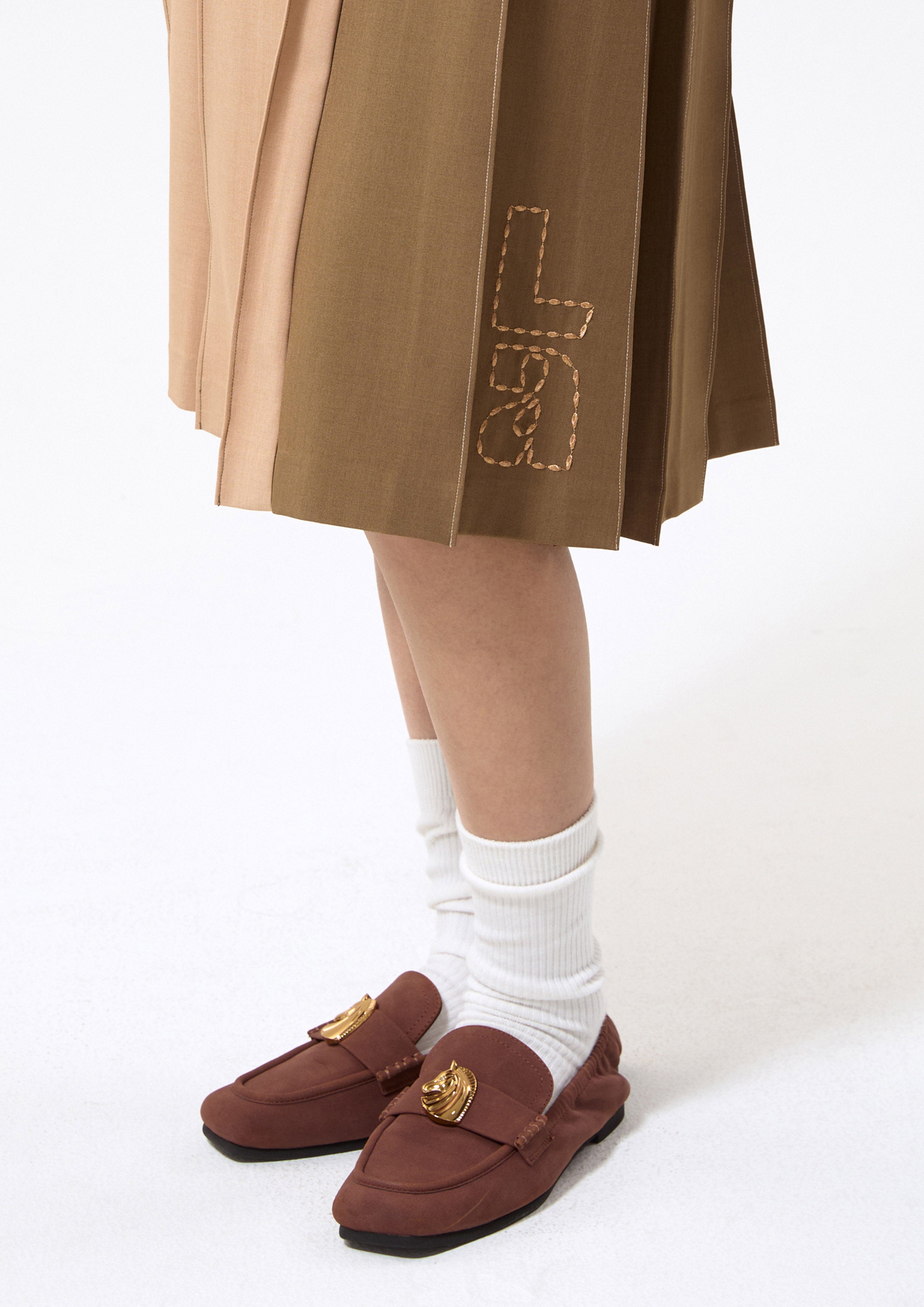 กระโปรงคลุมเข่าจับจีบสีพาแนล คอลเลกชัน Play Spell