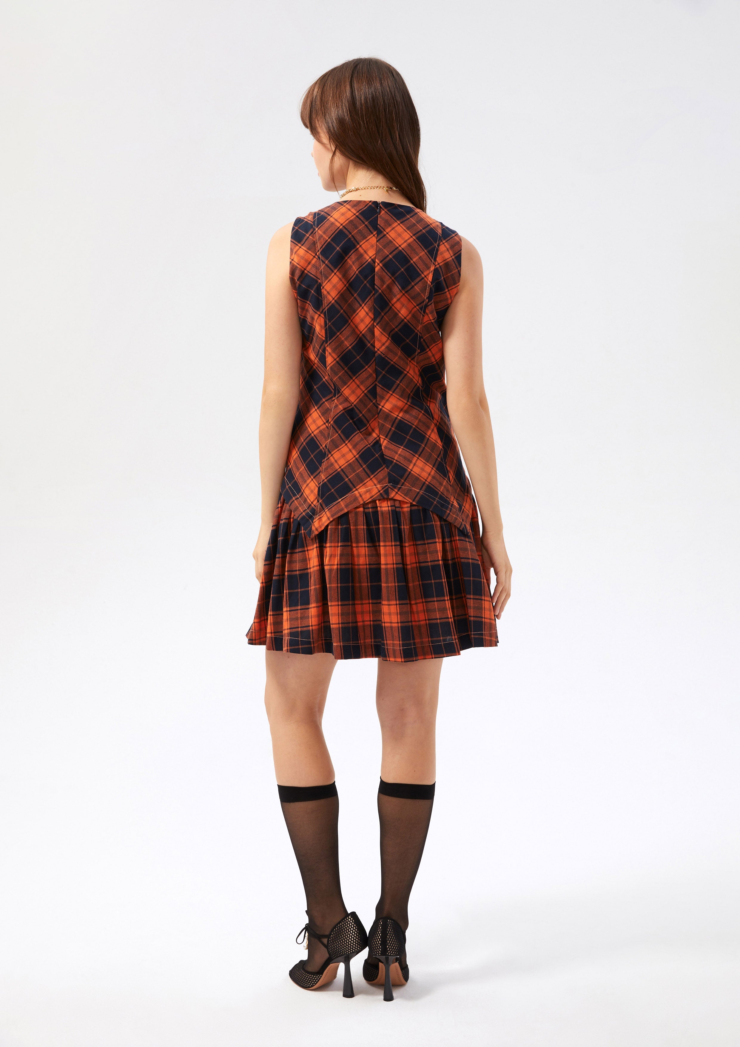 เดรสสั้นคอวีลายตาราง คอลเลกชัน Play Spell