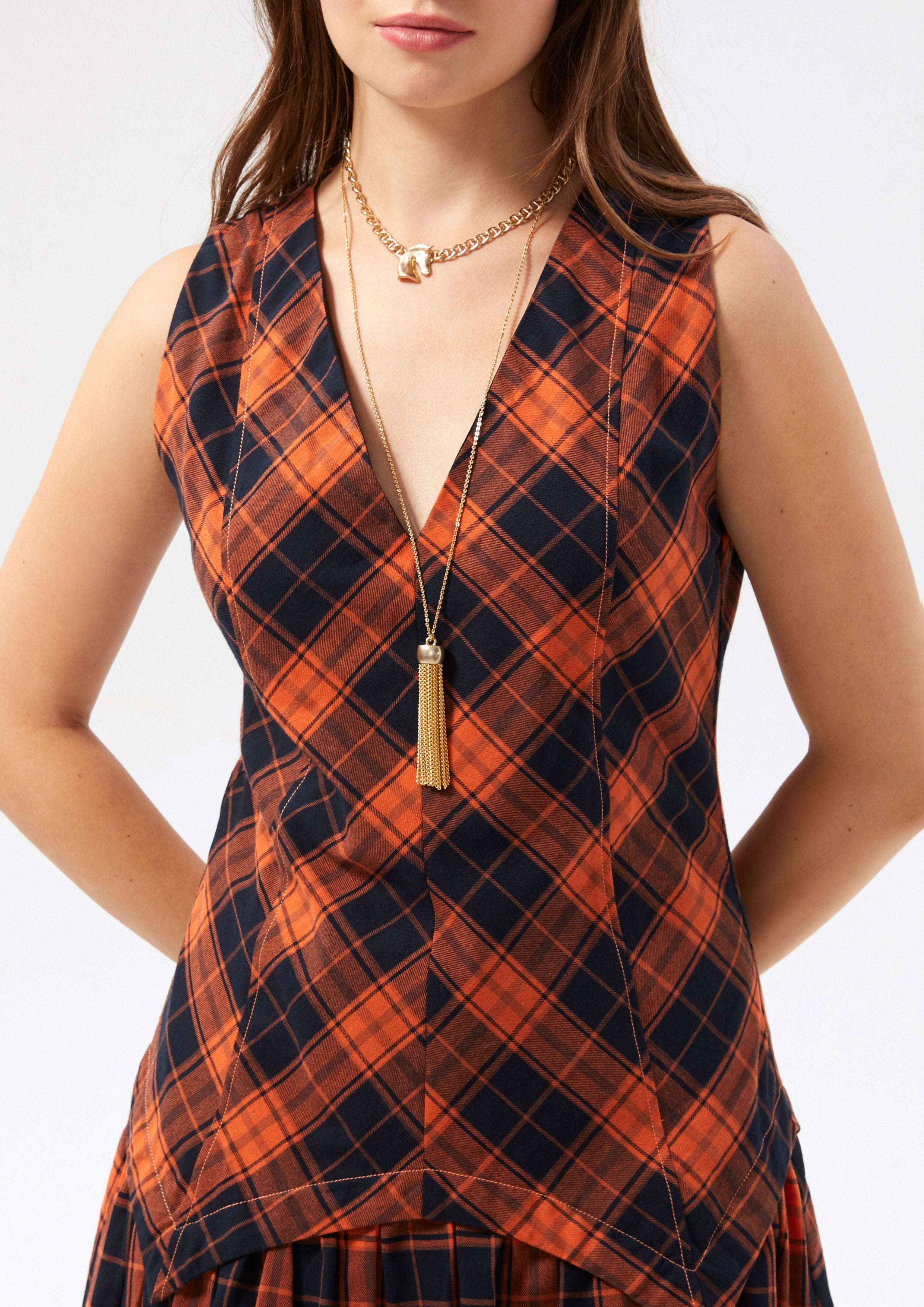 เดรสสั้นคอวีลายตาราง คอลเลกชัน Play Spell