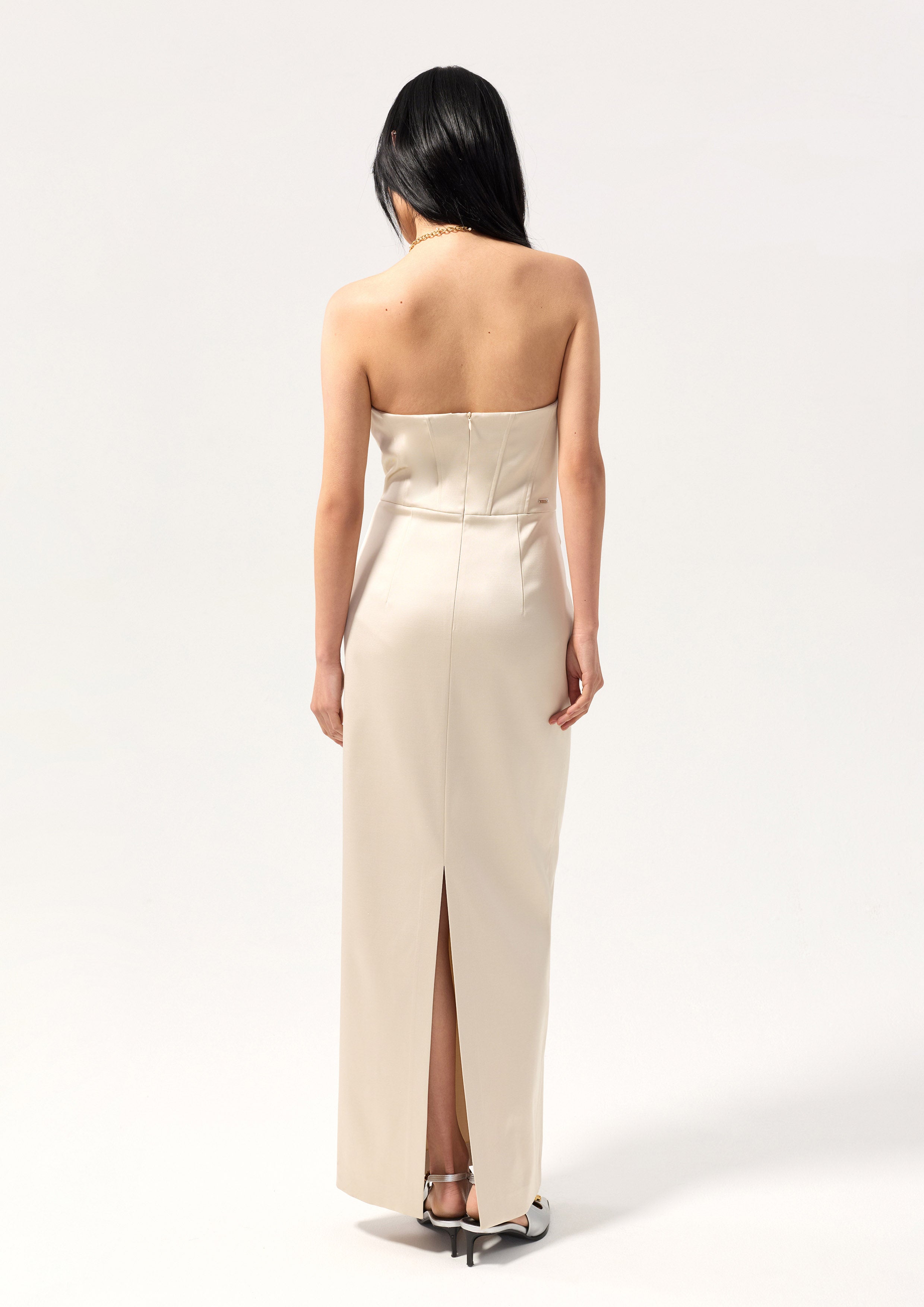 เดรสเกาะอกซาตินแต่งดอกกุหลาบ คอลเลกชัน Rodeo Rose