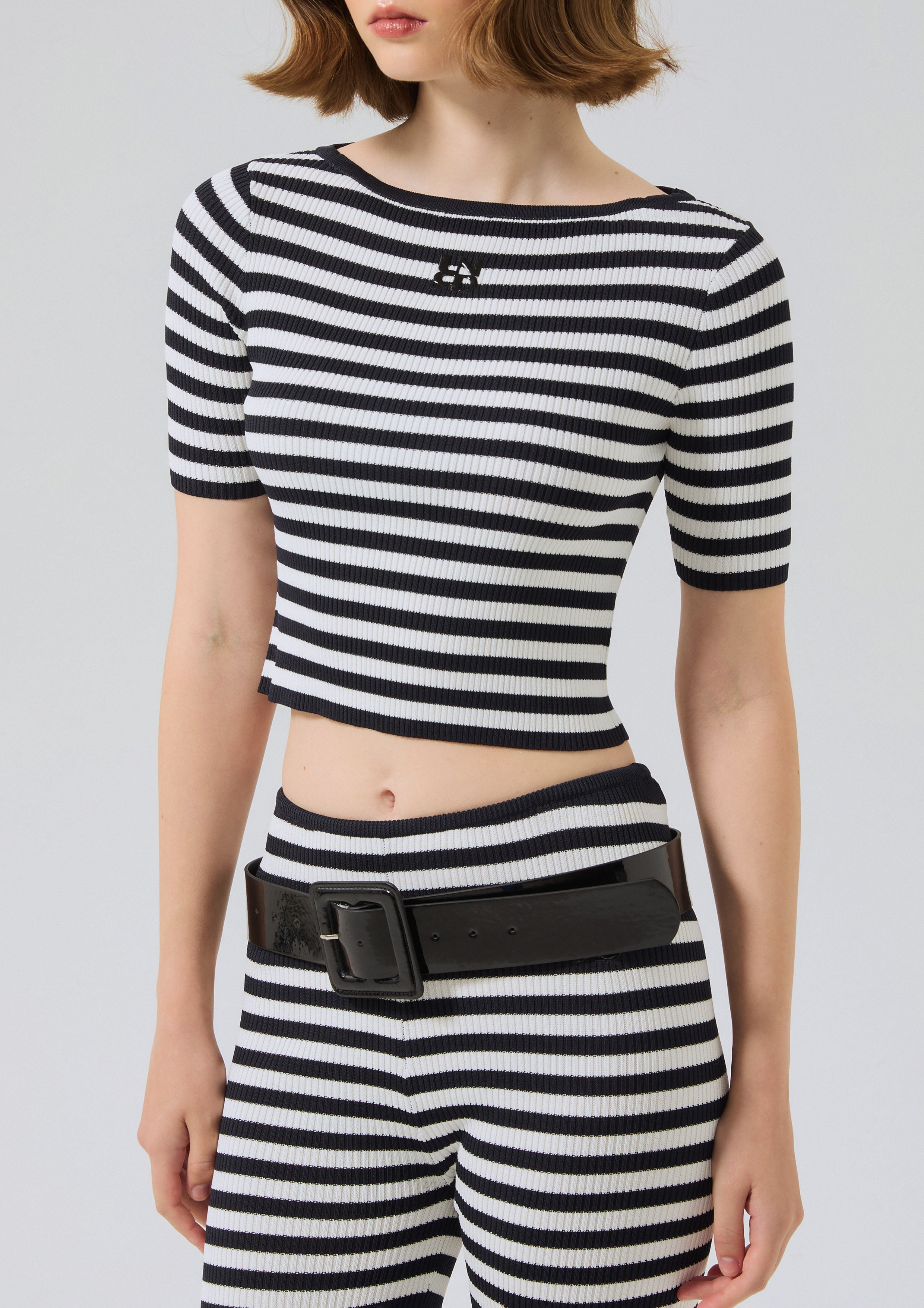 เซ็ทเสื้อนิตแขนสั้นลายทางและกางเกงคาปรี คอลเลกชัน Speed Voyard