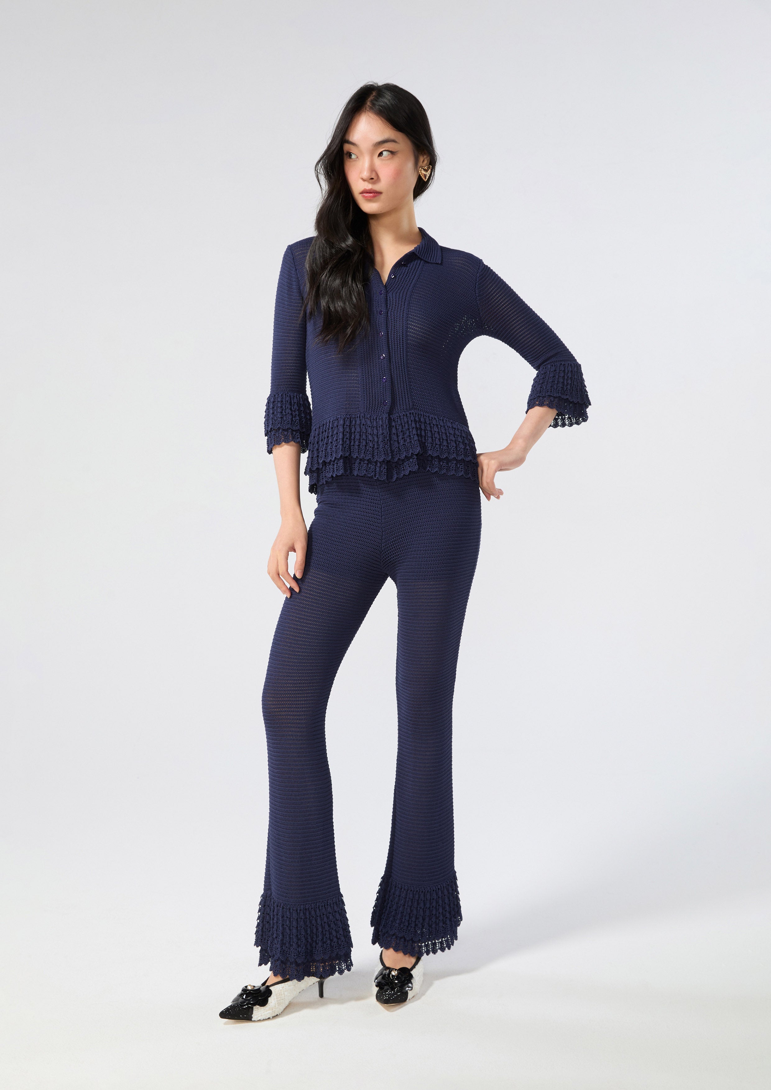 กางเกงขายาวปลายขาระบายแต่งลูกไม้ คอลเลกชัน Neon Dreams