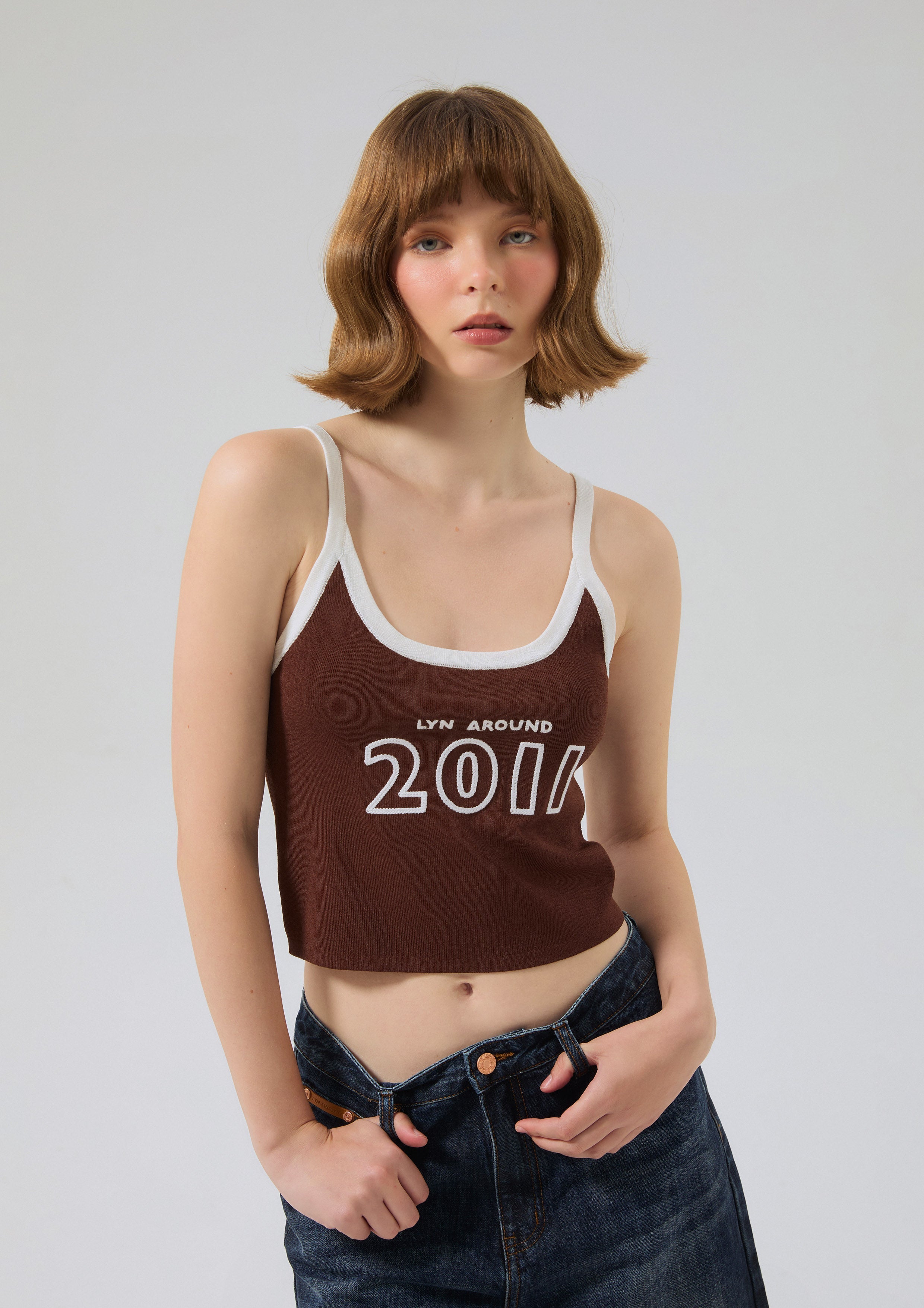 เสื้อครอปสายเดี่ยวปักโลโก้ คอลเลกชัน Speed Voyard