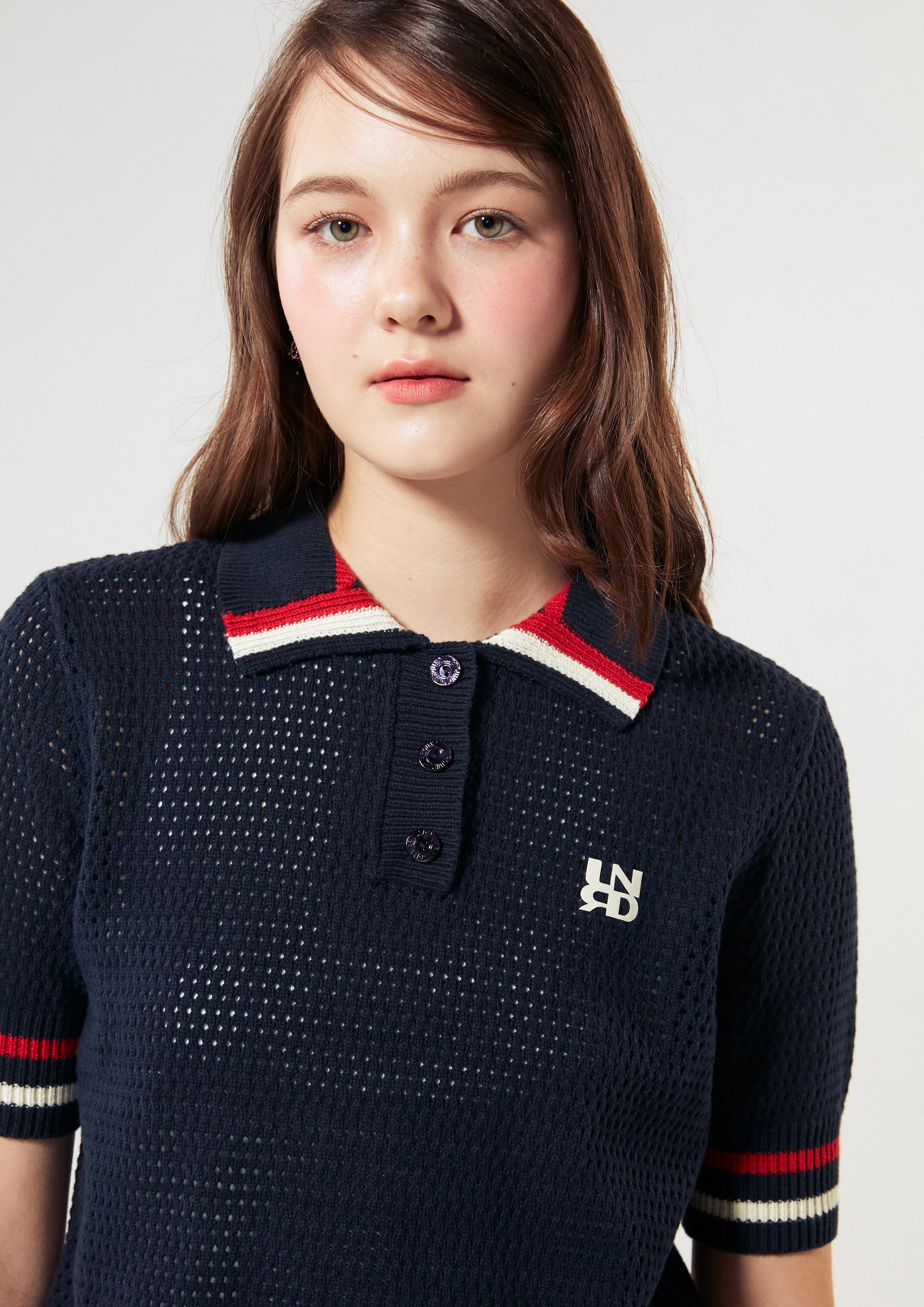 เสื้อโครเชต์แขนสั้นปักโลโก้ คอลเลกชัน Miracle Voyard