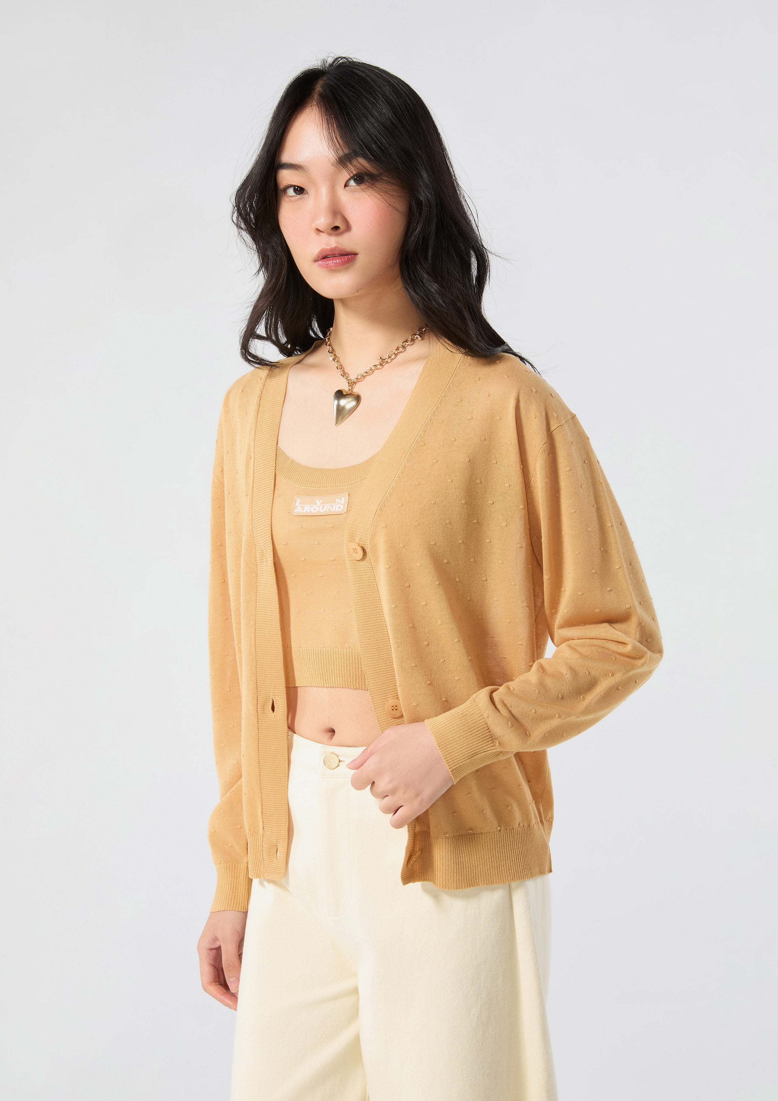 เสื้อคาร์ดิแกนผ้าเชียร์พร้อมเสื้อตัวใน คอลเลกชัน Rodeo Rose