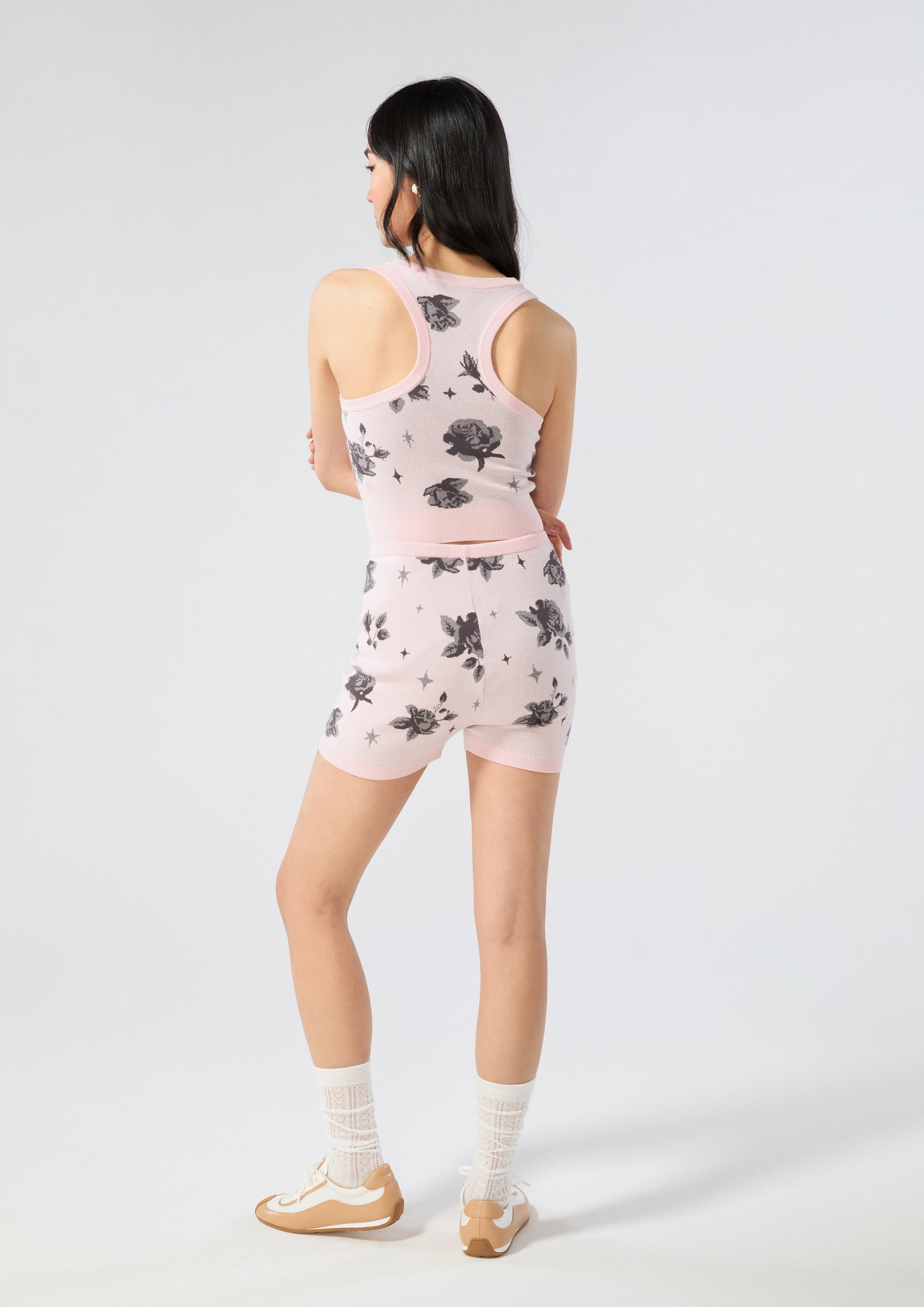 เซ็ทเสื้อผ้านิตลายกุหลาบและกางเกงขาสั้น คอลเลกชัน Rodeo Rose